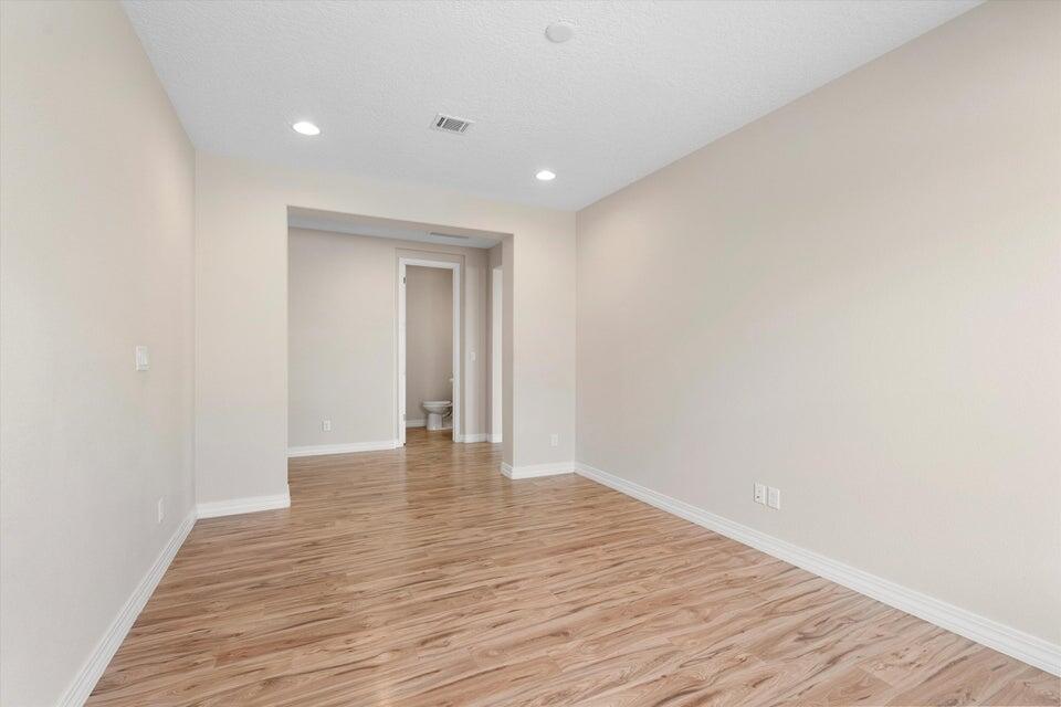 2789 N Kings Canyon Loop NE Lane NE