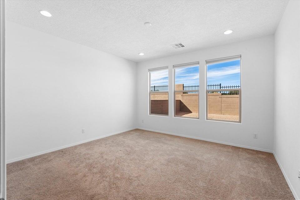 2789 N Kings Canyon Loop NE Lane NE