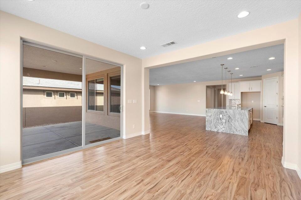 2789 N Kings Canyon Loop NE Lane NE