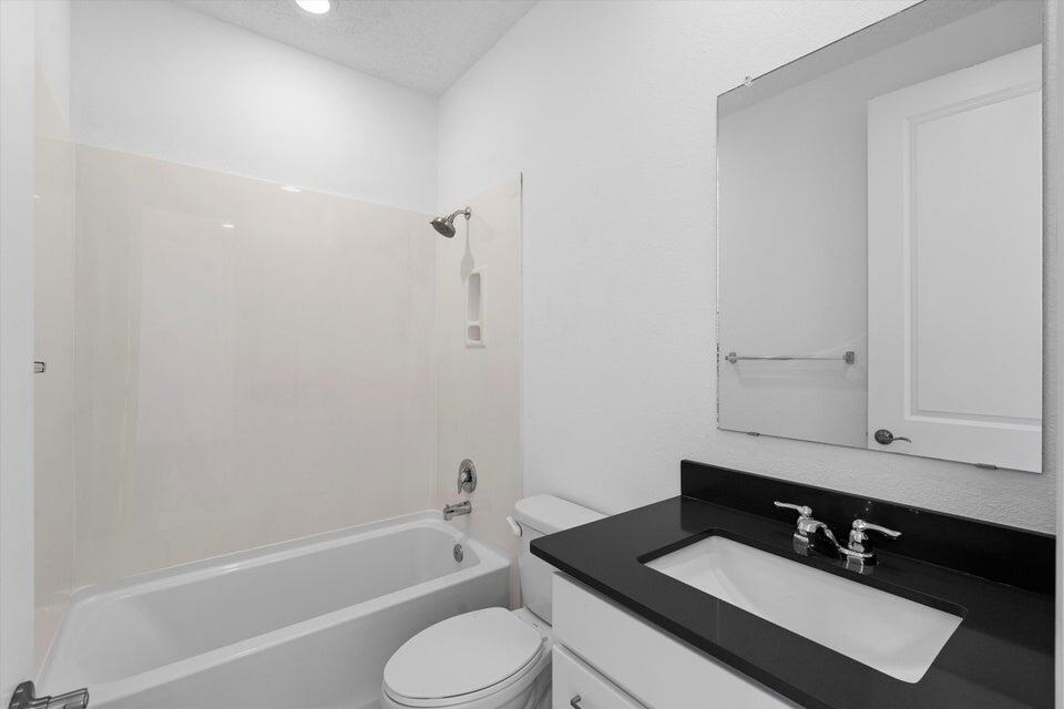 2789 N Kings Canyon Loop NE Lane NE