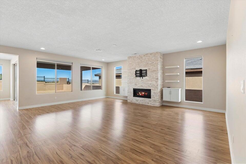 2789 N Kings Canyon Loop NE Lane NE