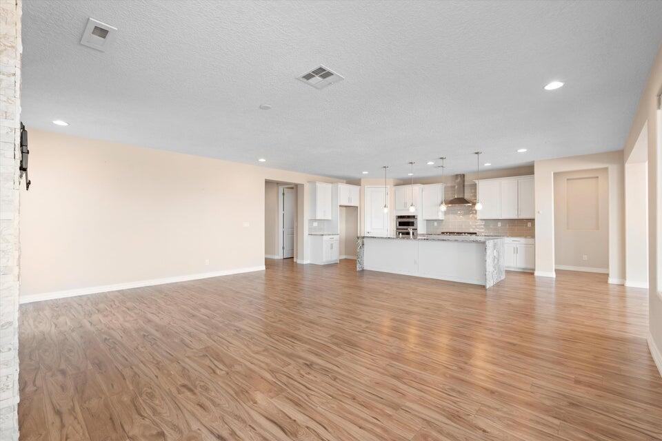 2789 N Kings Canyon Loop NE Lane NE