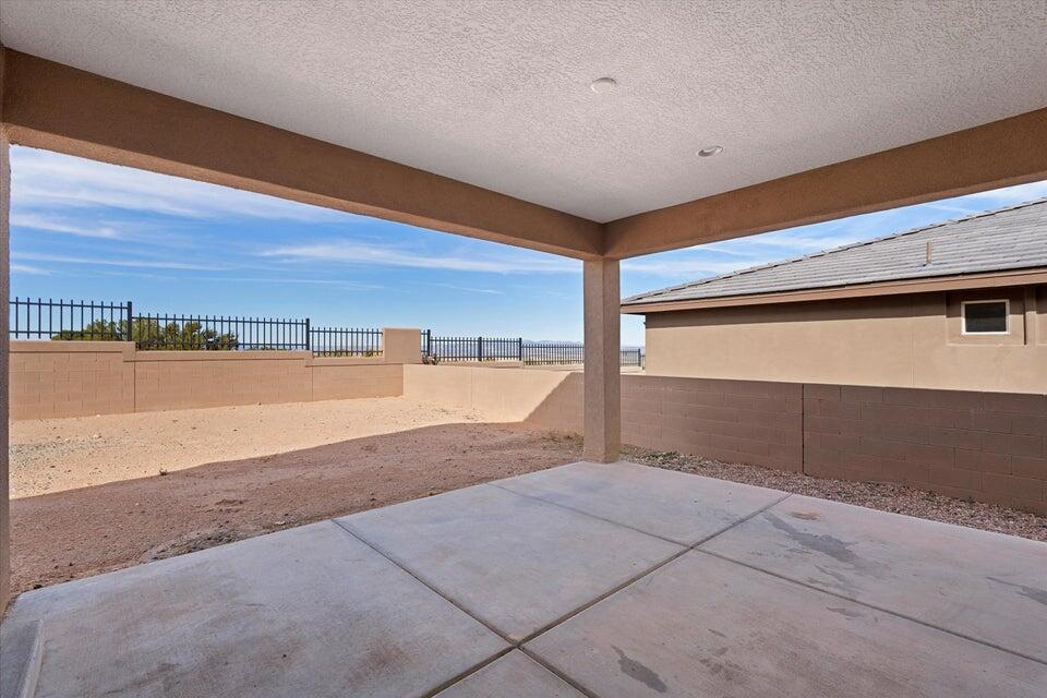2789 N Kings Canyon Loop NE Lane NE