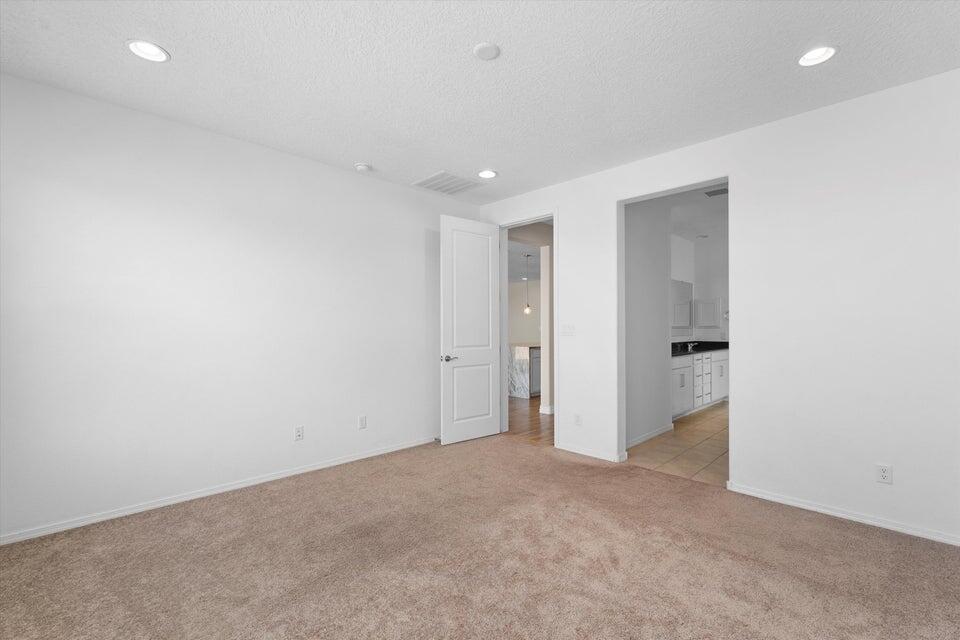 2789 N Kings Canyon Loop NE Lane NE
