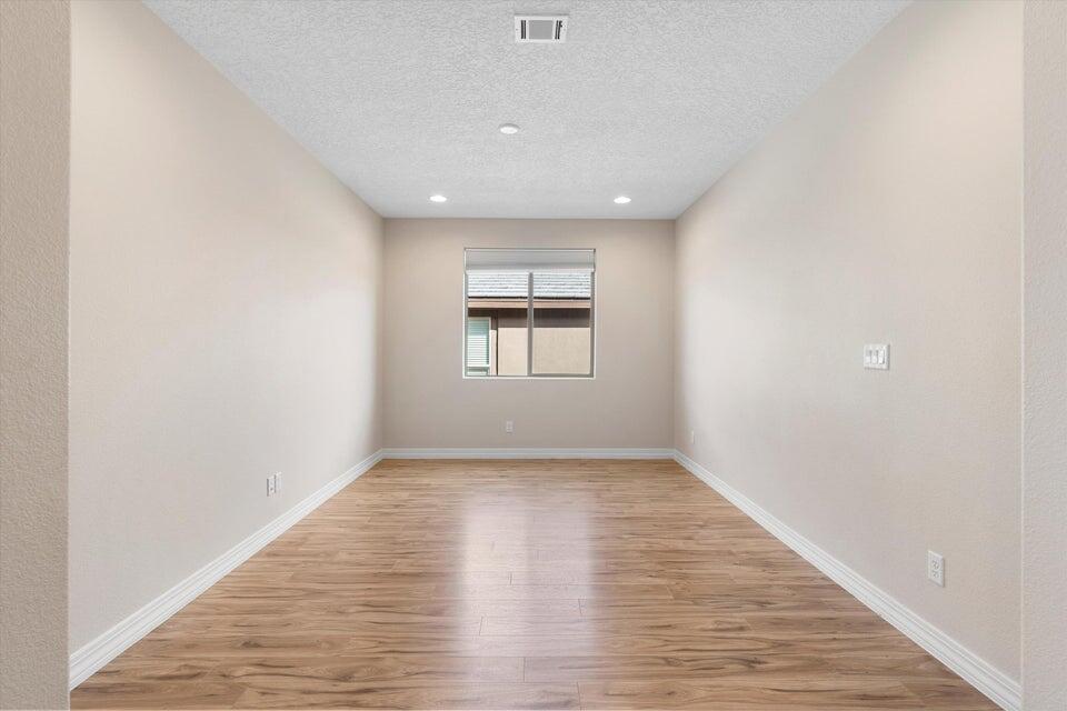 2789 N Kings Canyon Loop NE Lane NE