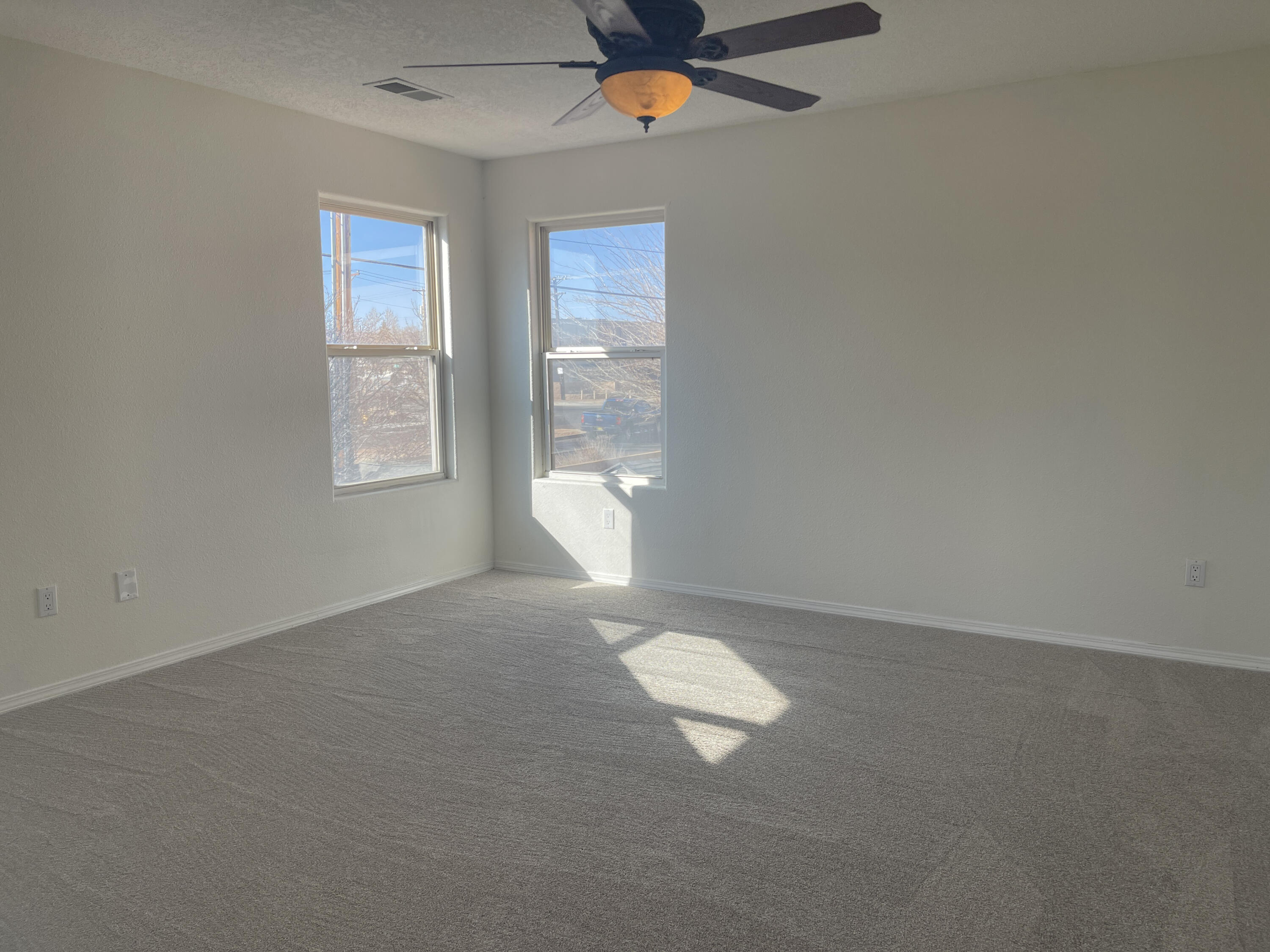 1601 CORTE DEL SOL NW