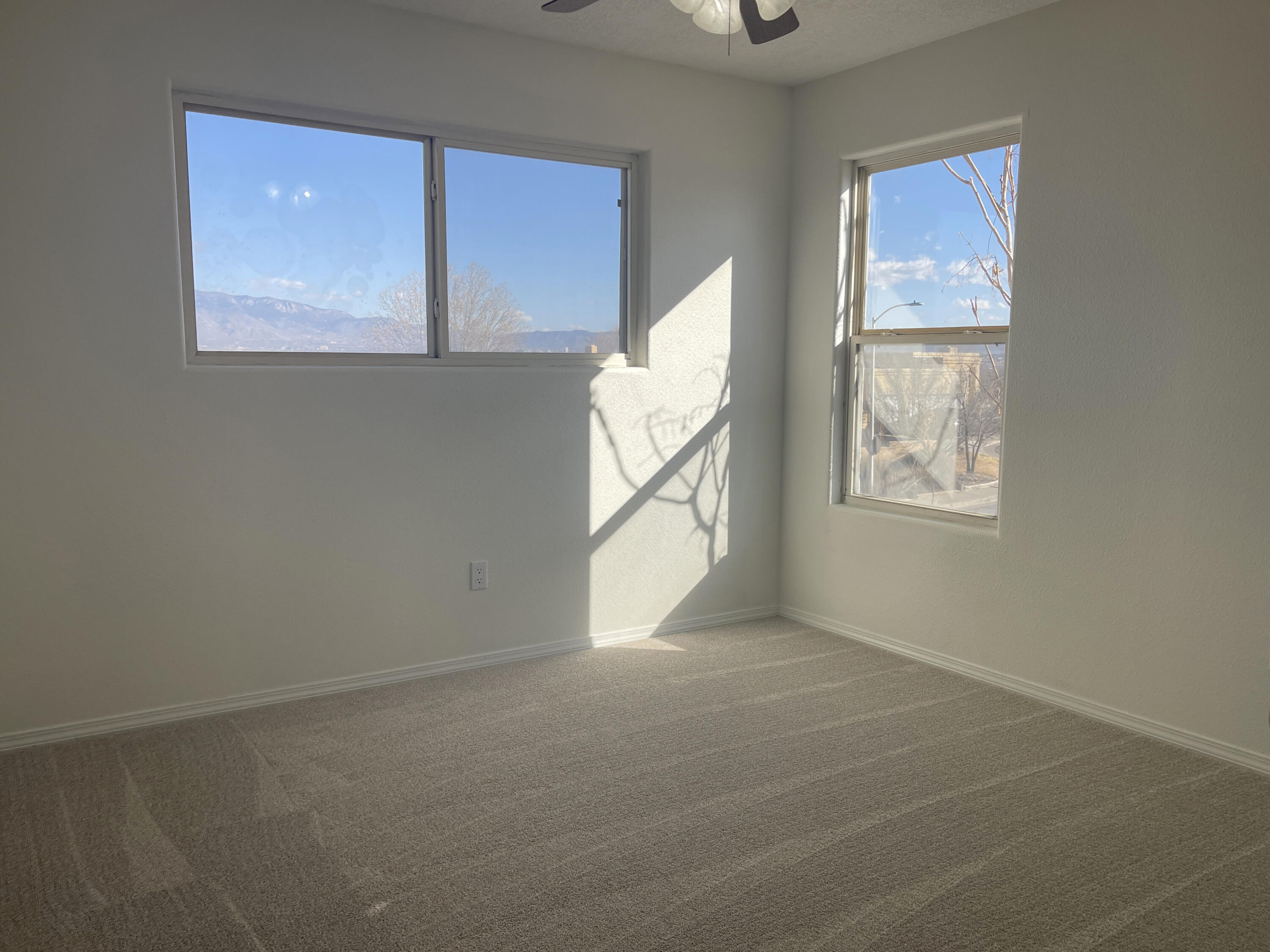 1601 CORTE DEL SOL NW