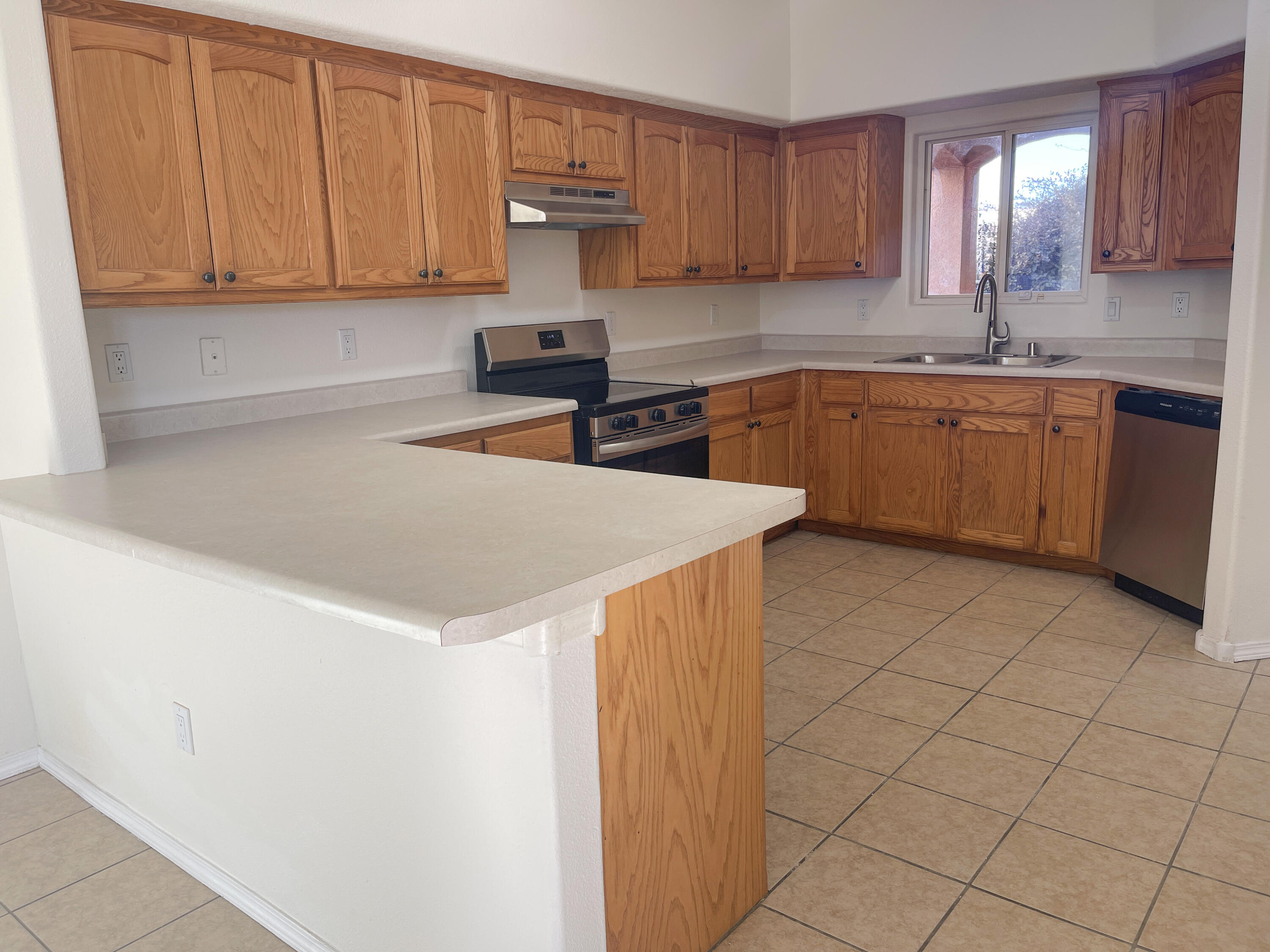1601 CORTE DEL SOL NW