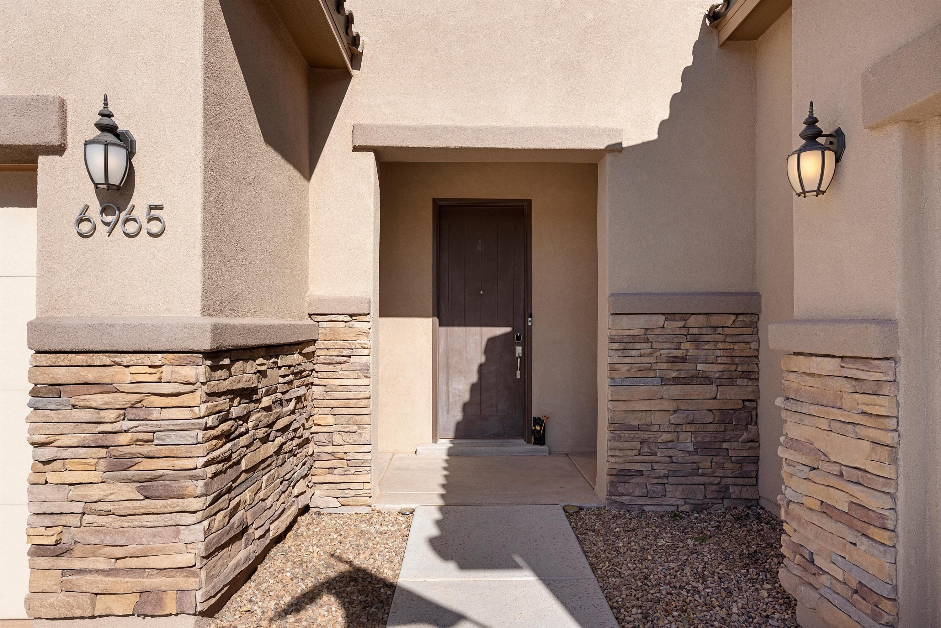 6965 CLEARY Loop NE
