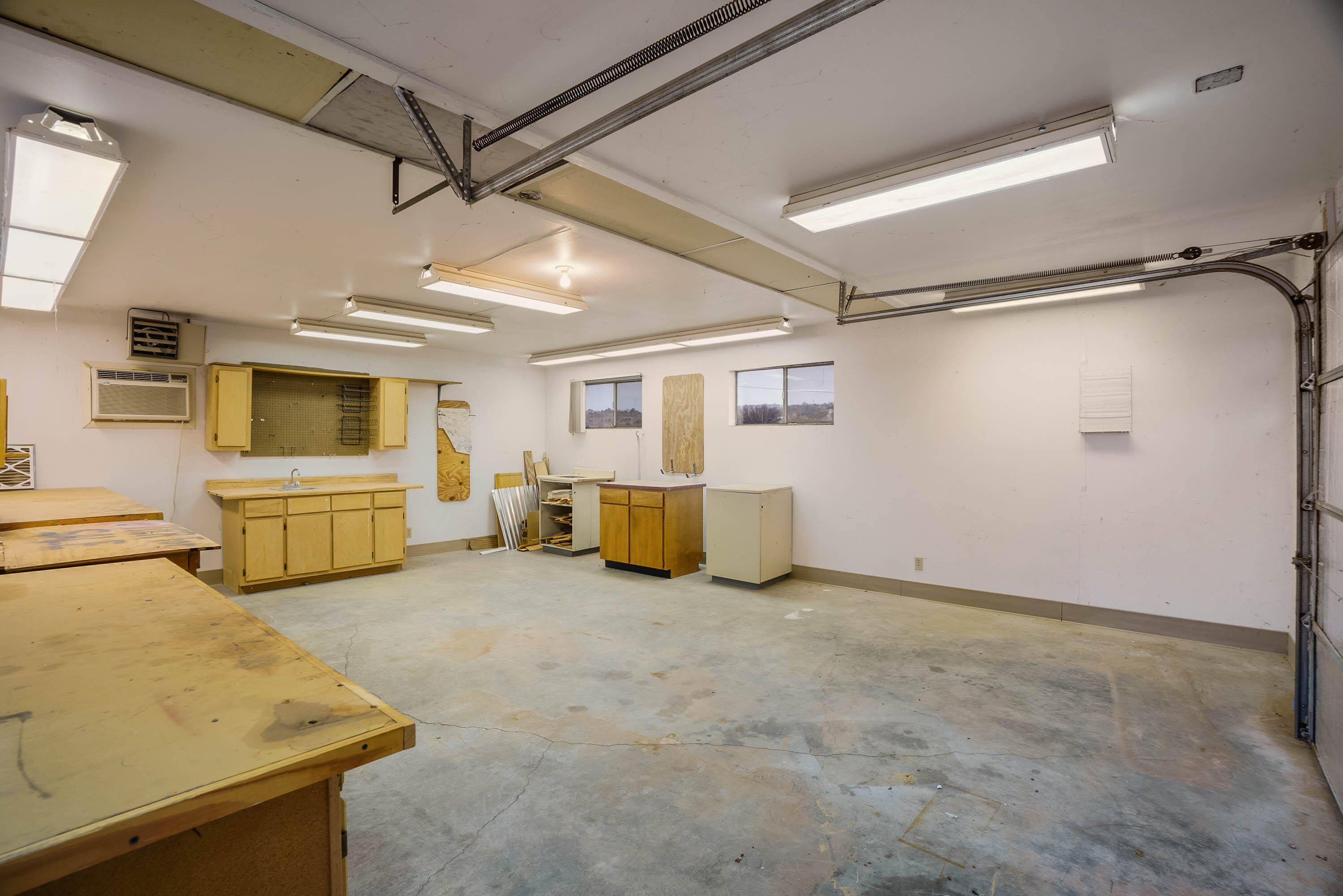 1127 CAMINO HERMOSA