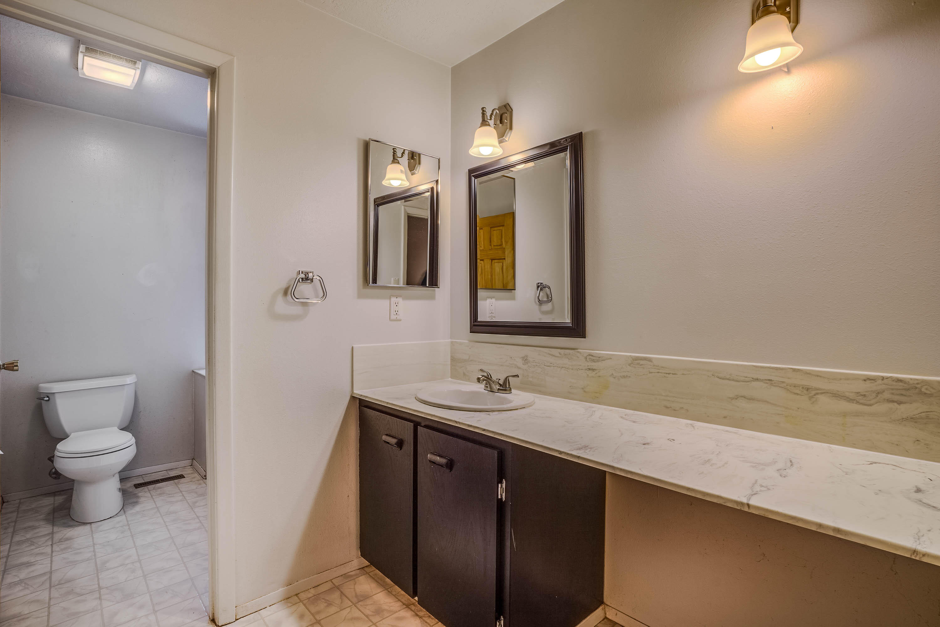 1127 CAMINO HERMOSA