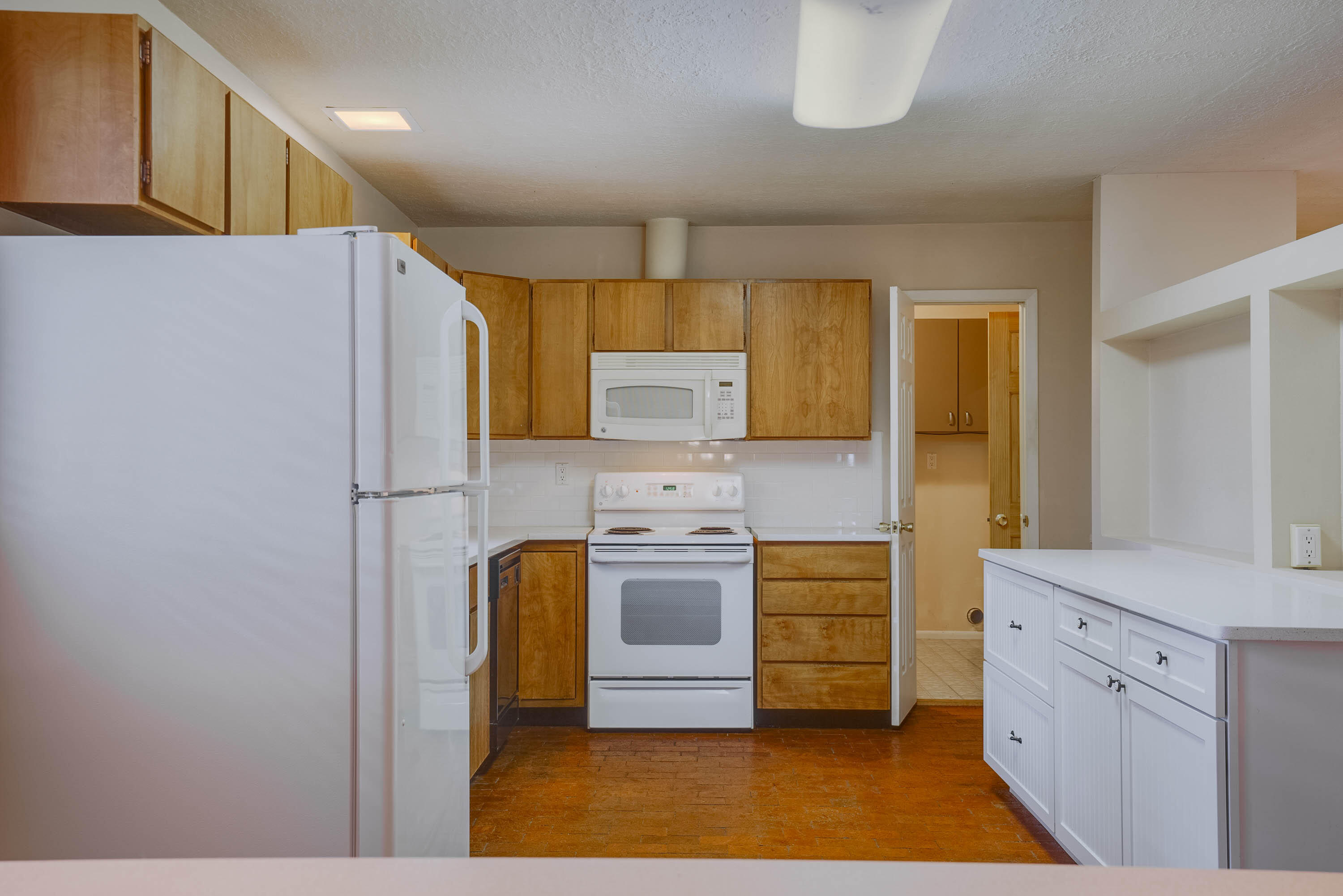 1127 CAMINO HERMOSA