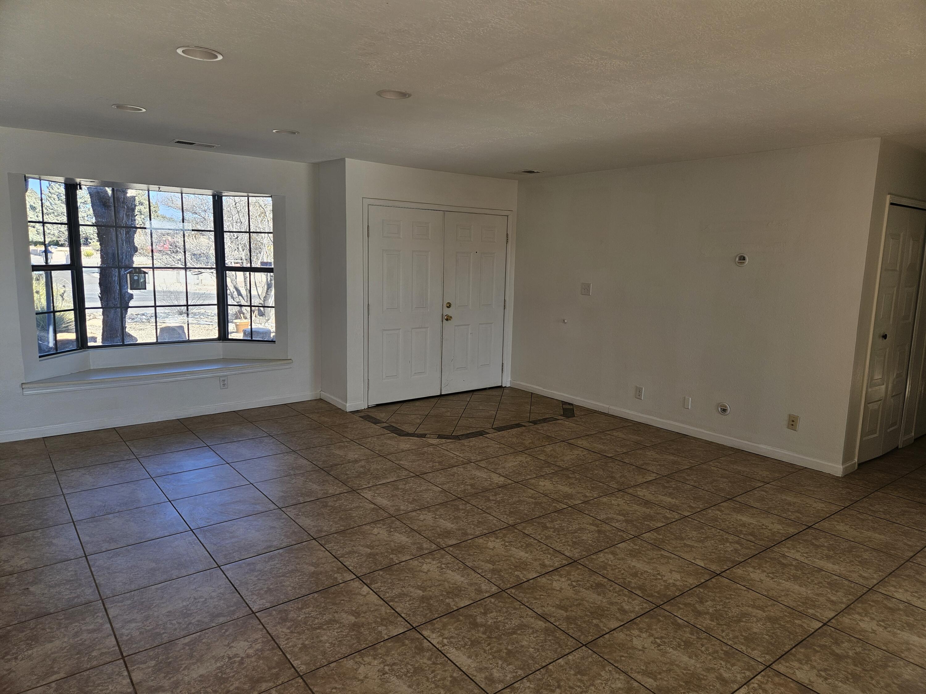 2108 WESTERN HILLS Drive NE