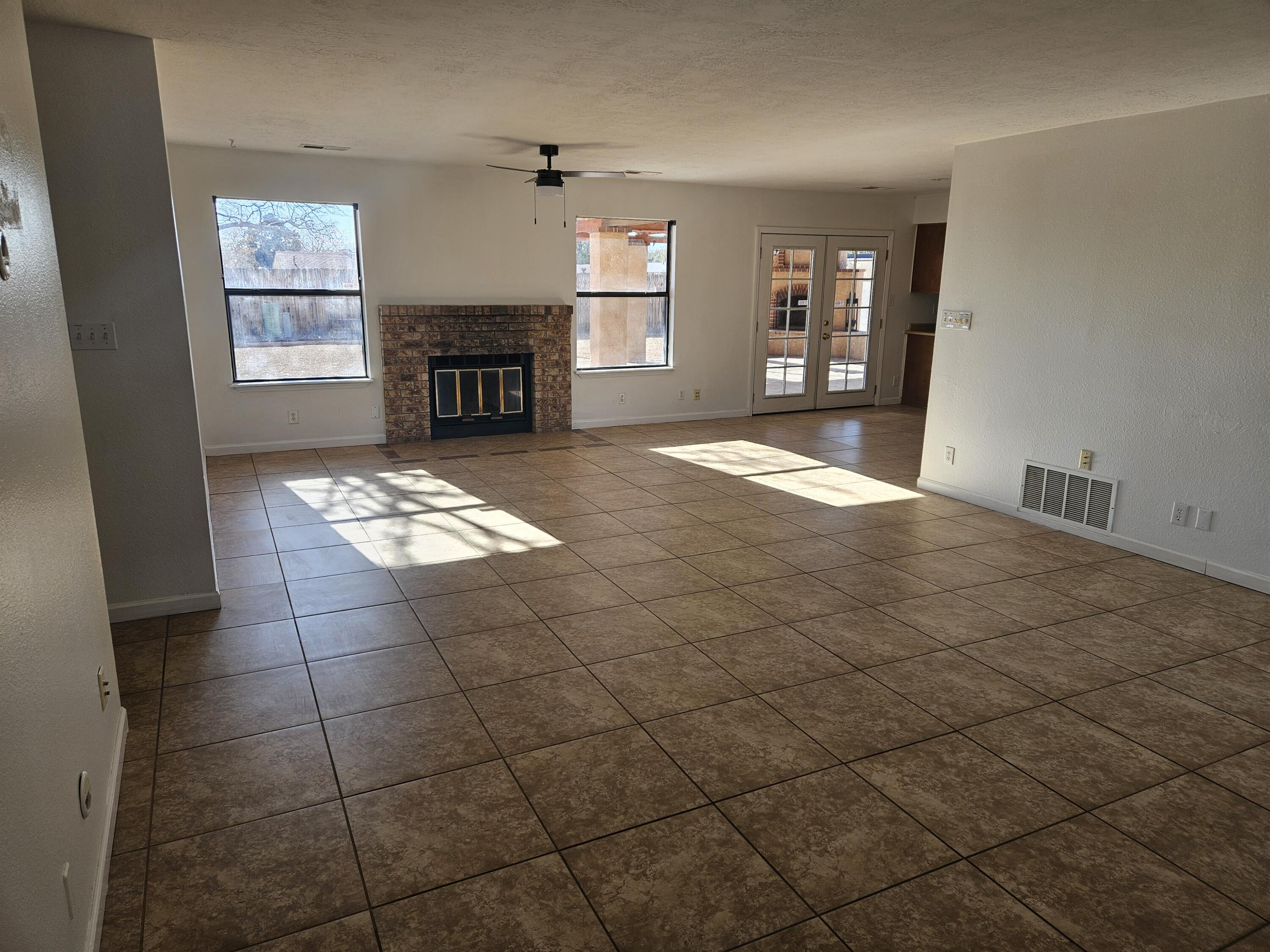 2108 WESTERN HILLS Drive NE