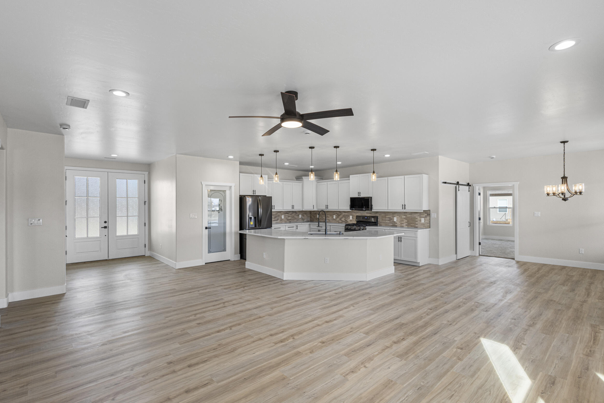 6 Servis Farm Road