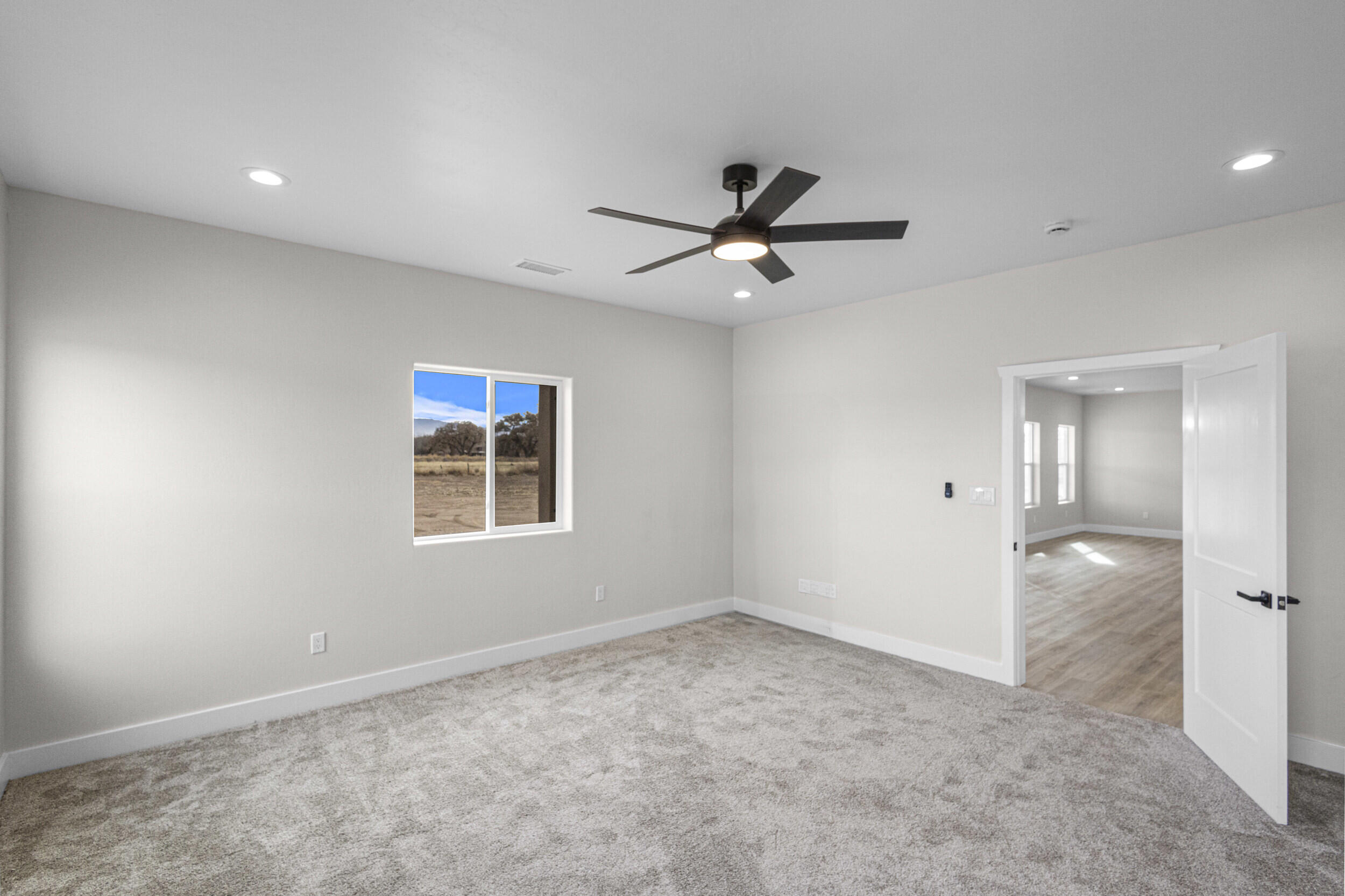 6 Servis Farm Road