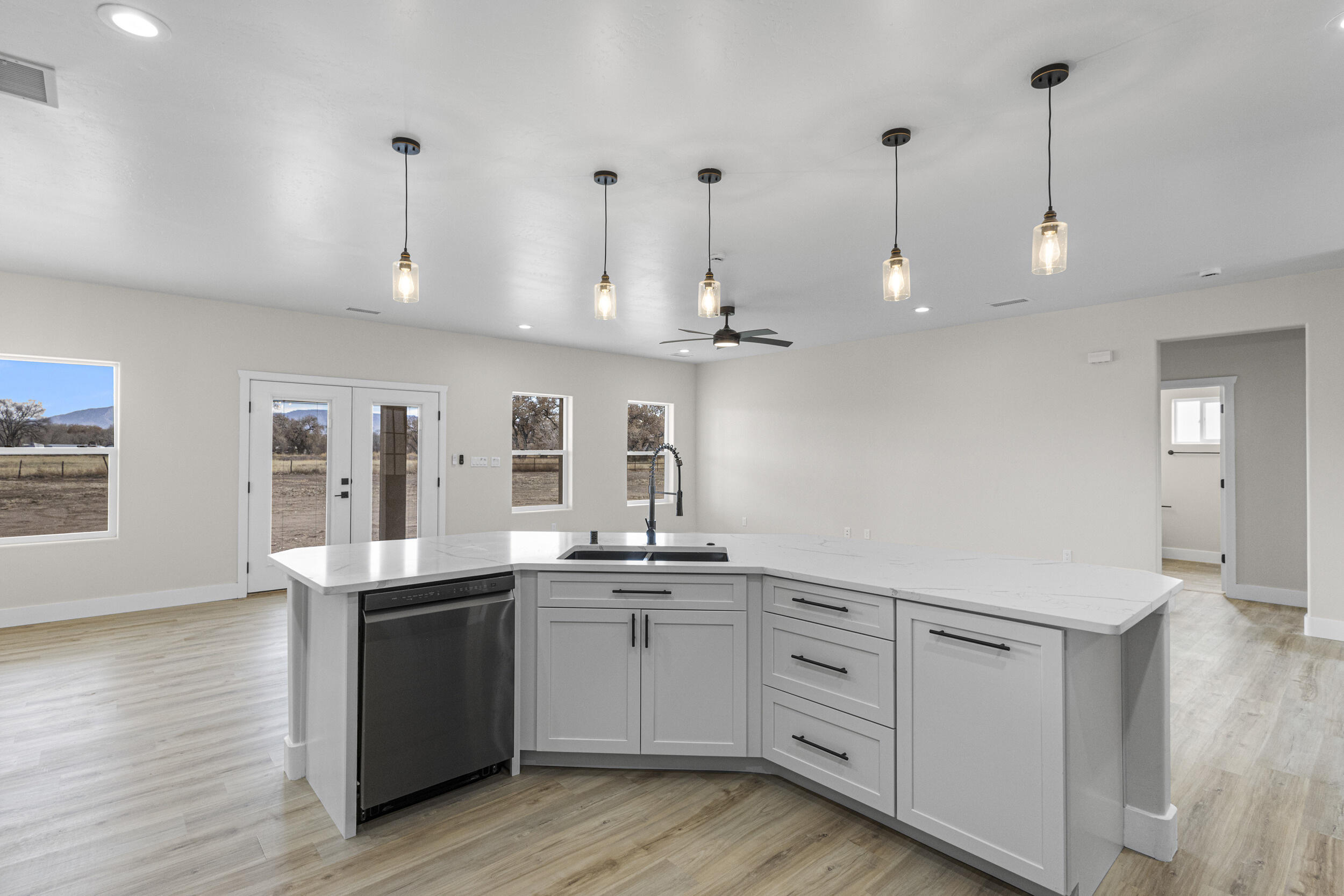 6 Servis Farm Road