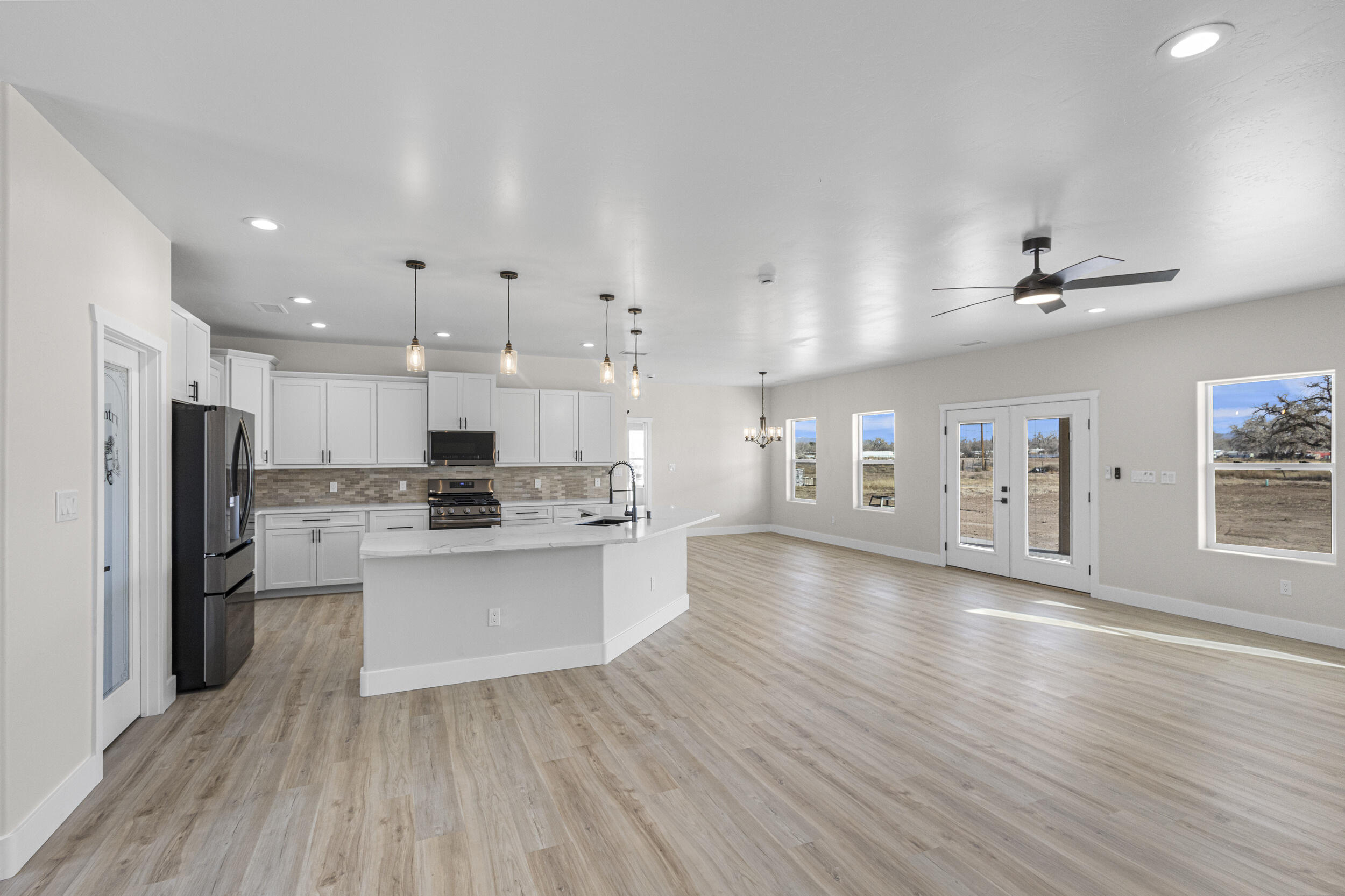 6 Servis Farm Road