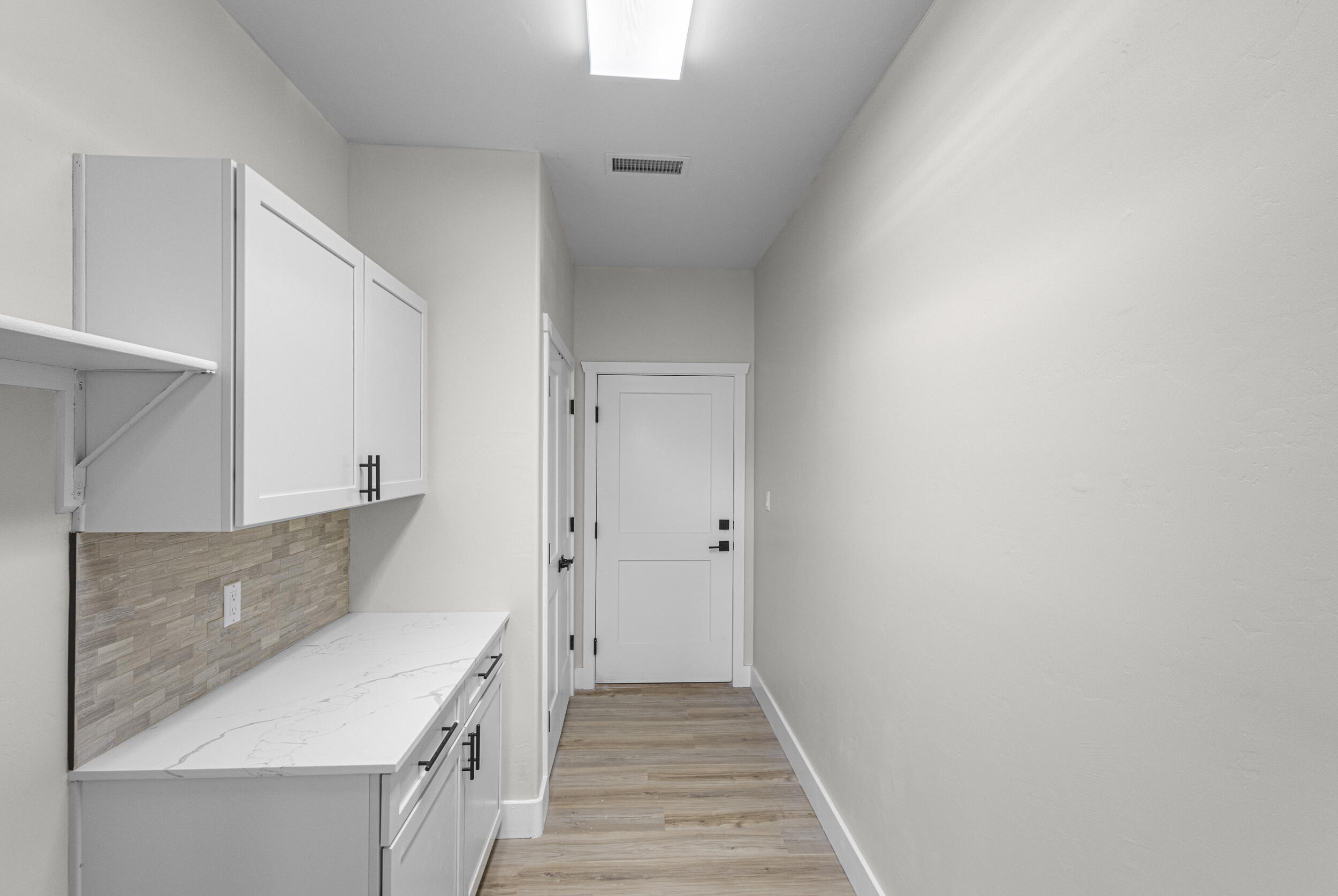 6 Servis Farm Road