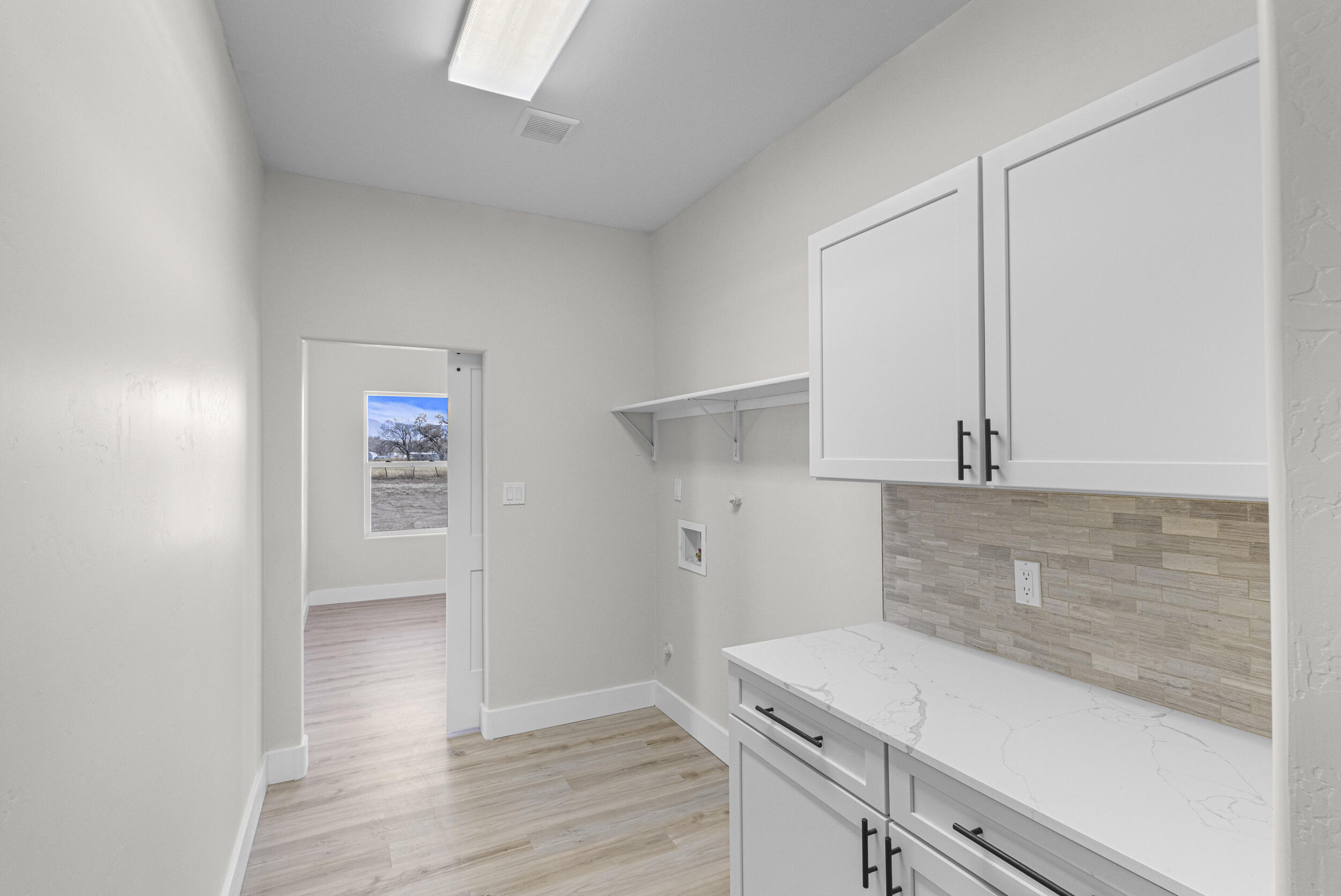 6 Servis Farm Road