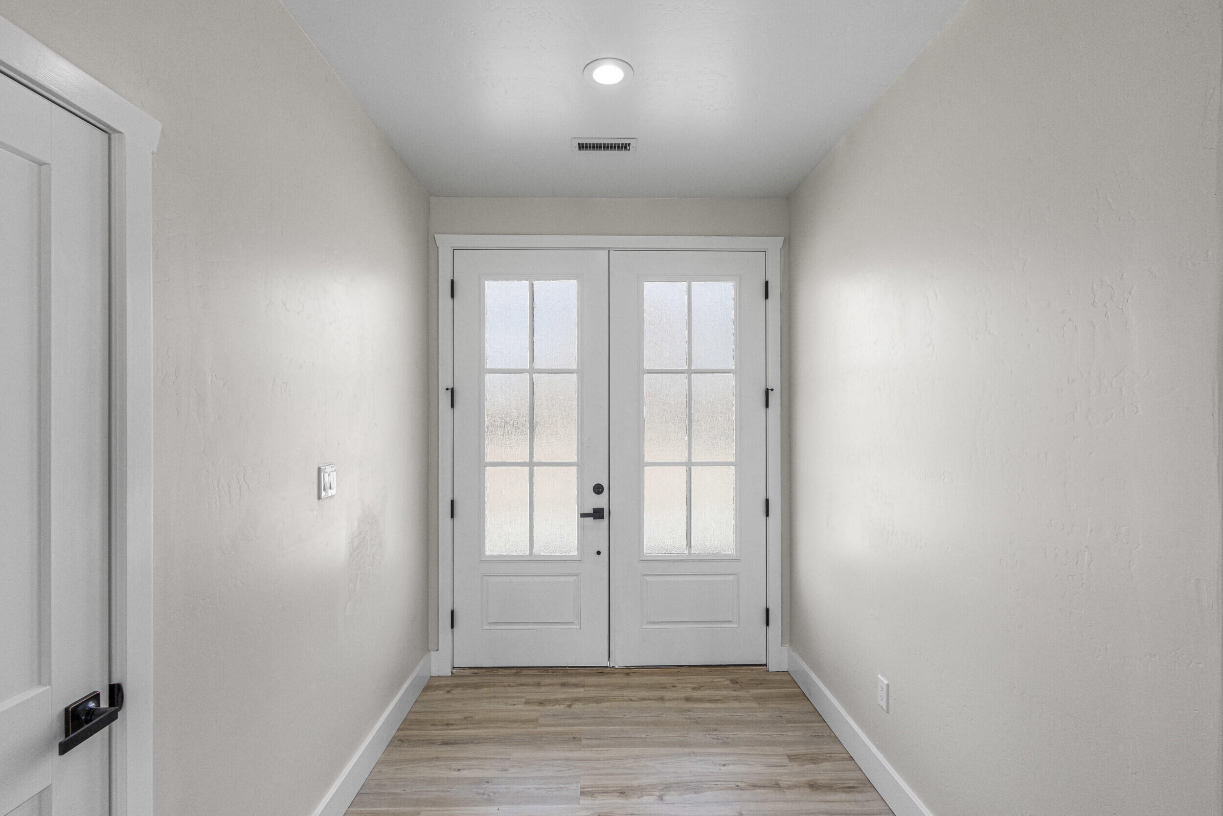 6 Servis Farm Road