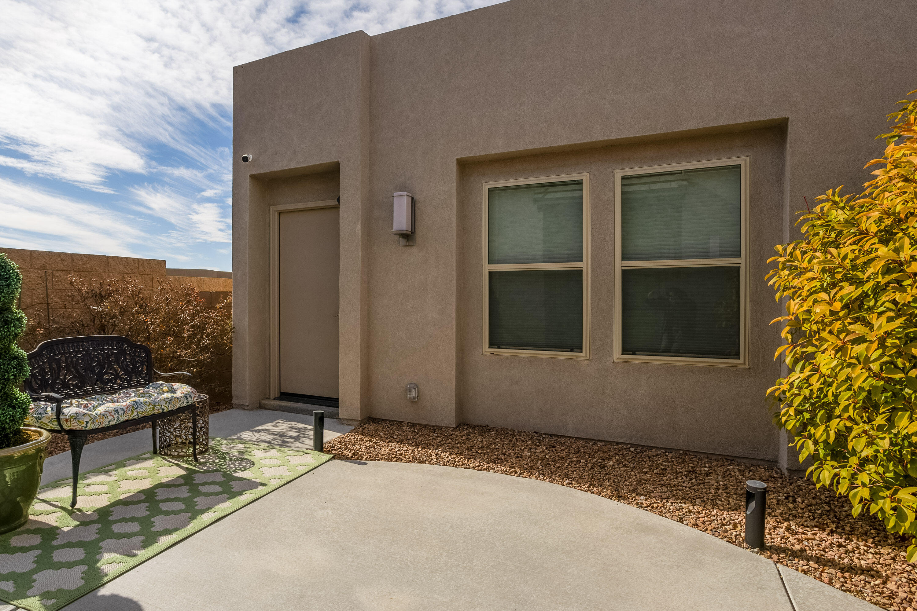 9516 RIDGE VISTA NE