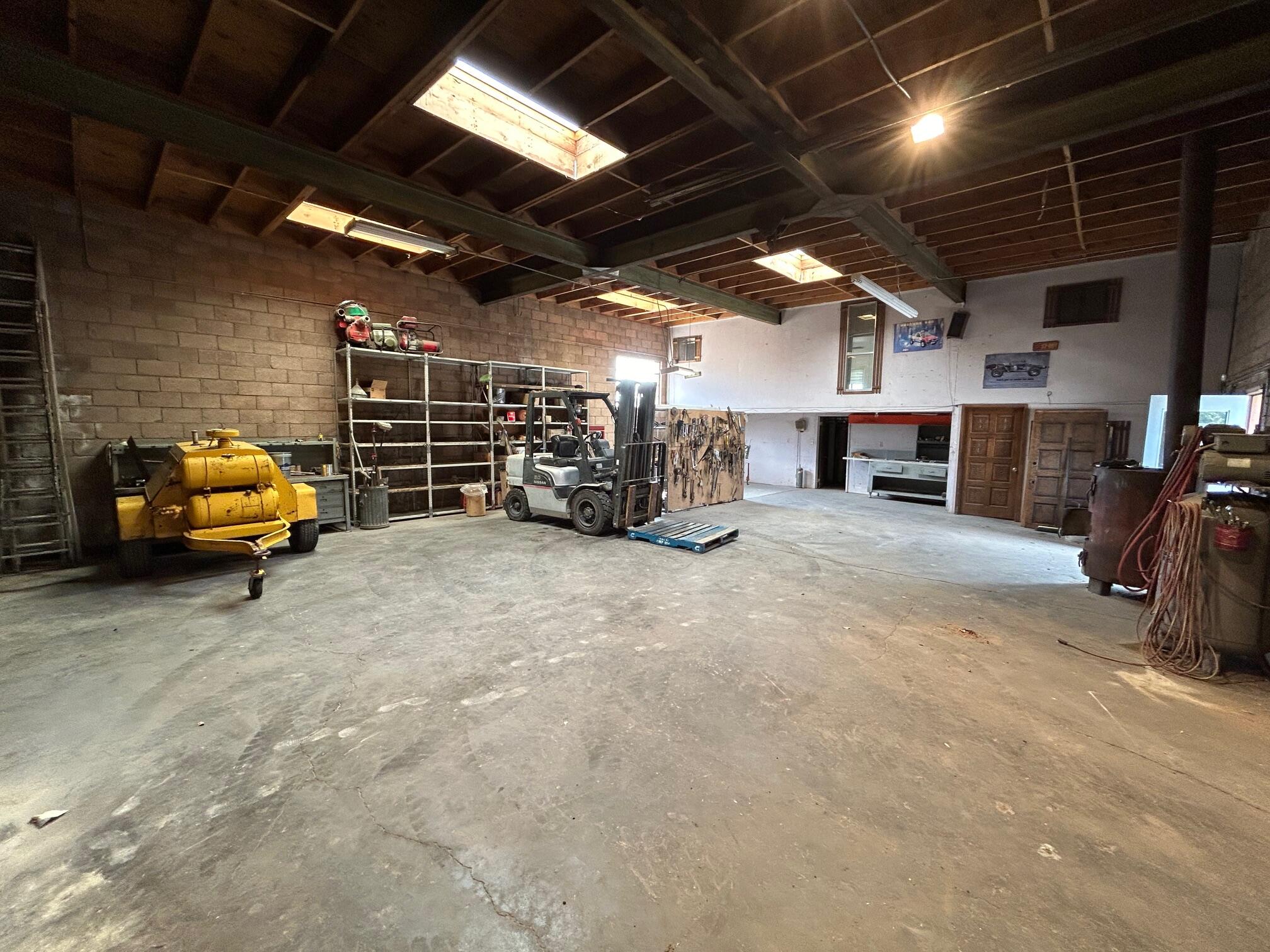 716 TYLER Road NE