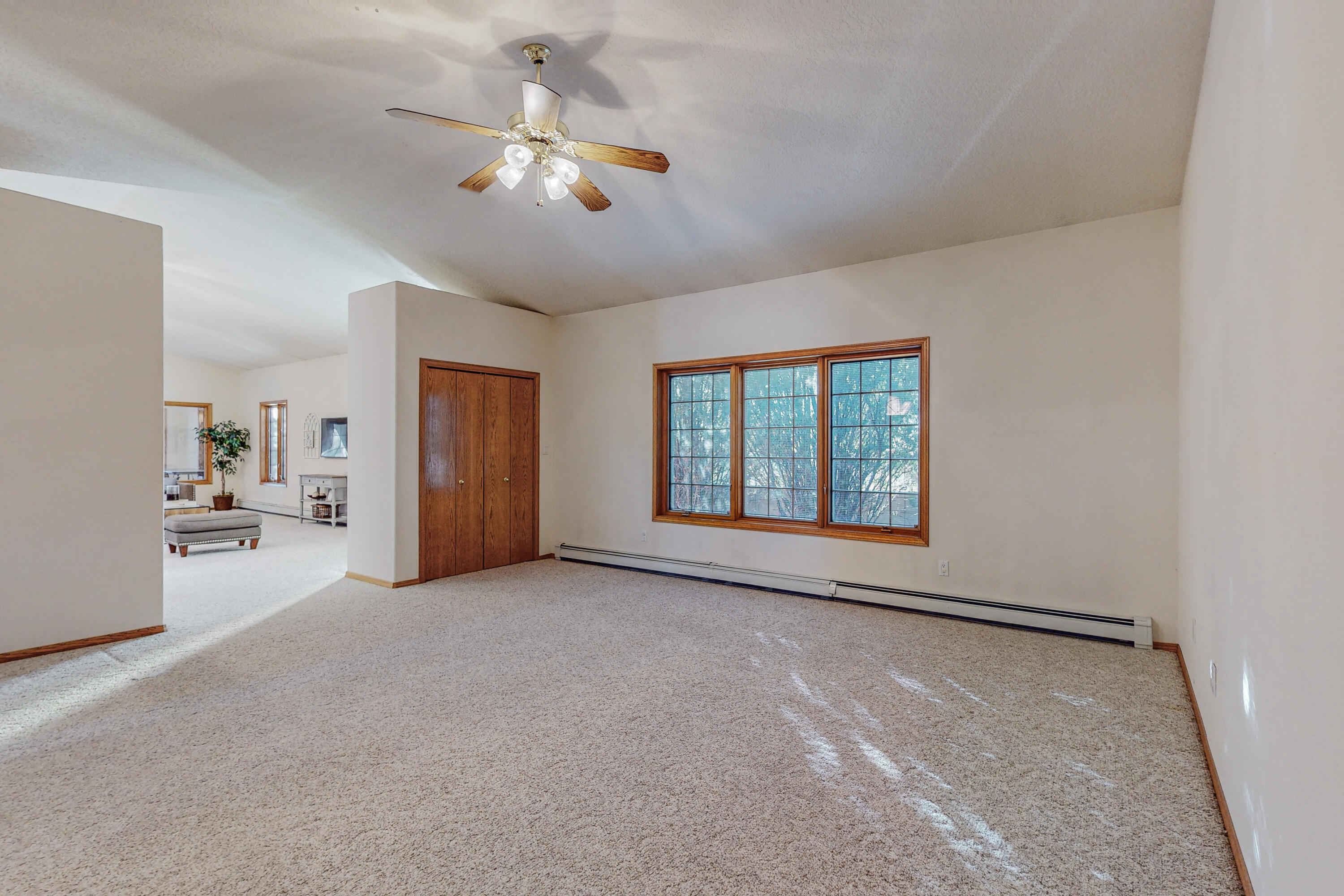 716 TYLER Road NE