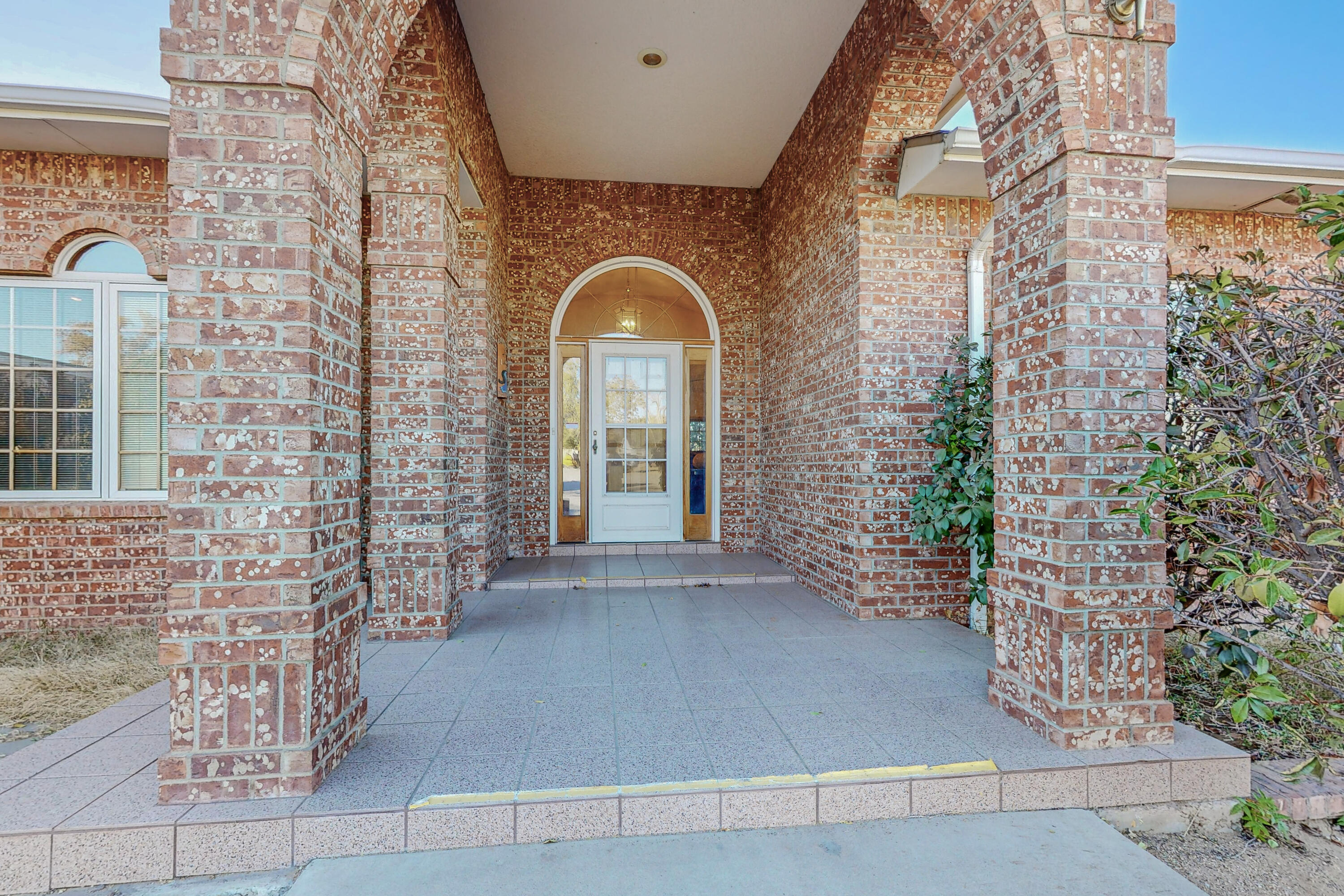 716 TYLER Road NE