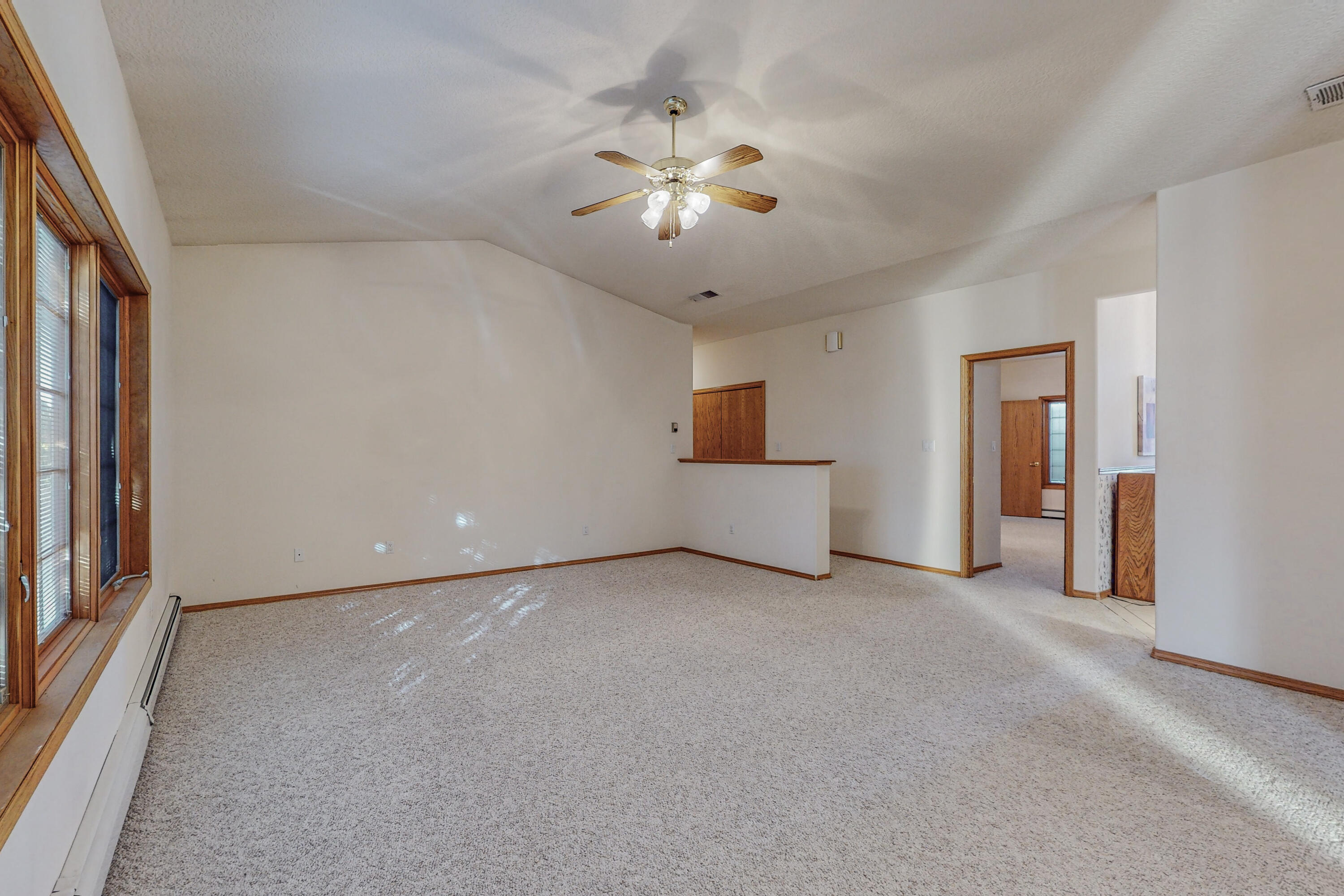 716 TYLER Road NE
