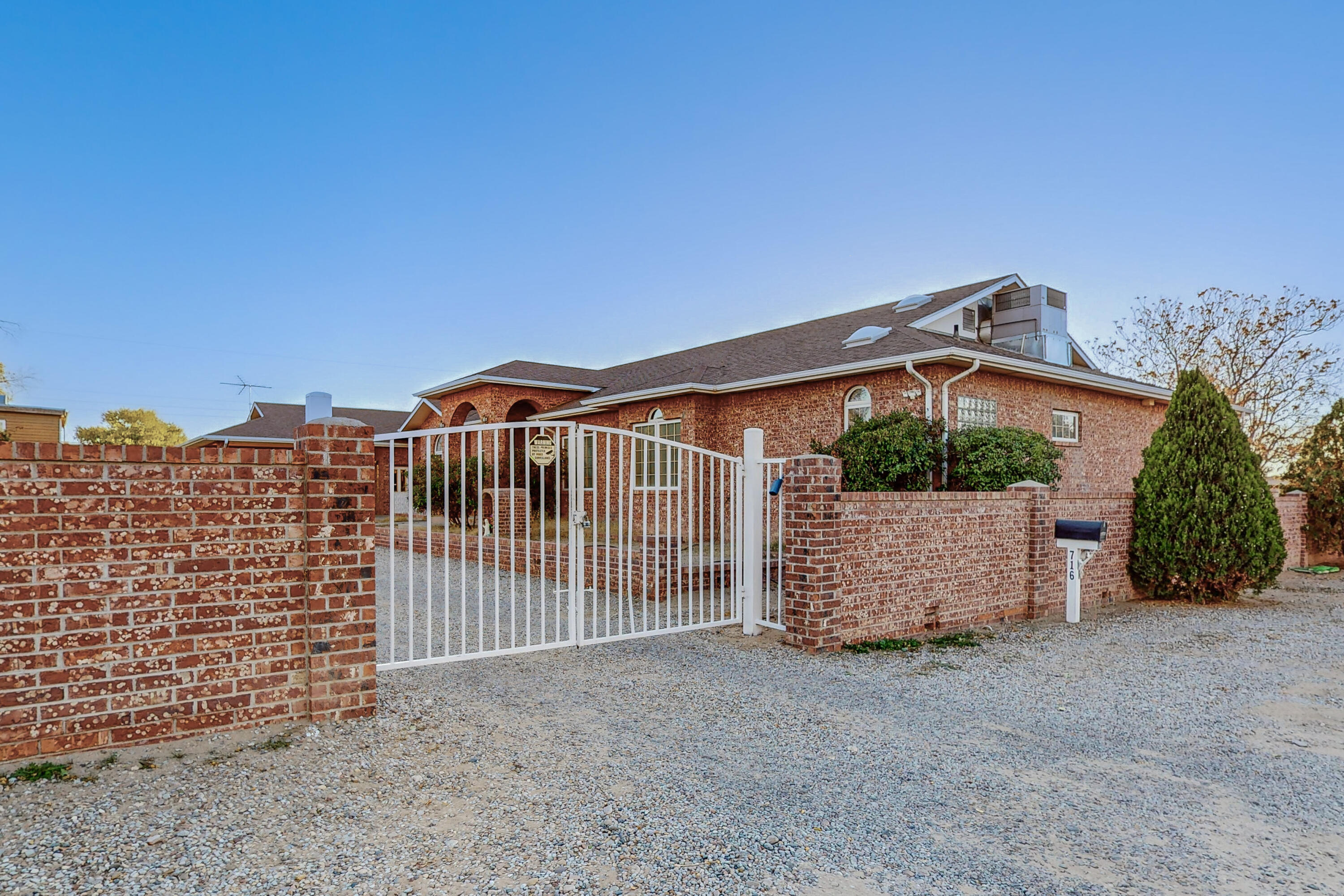 716 TYLER Road NE