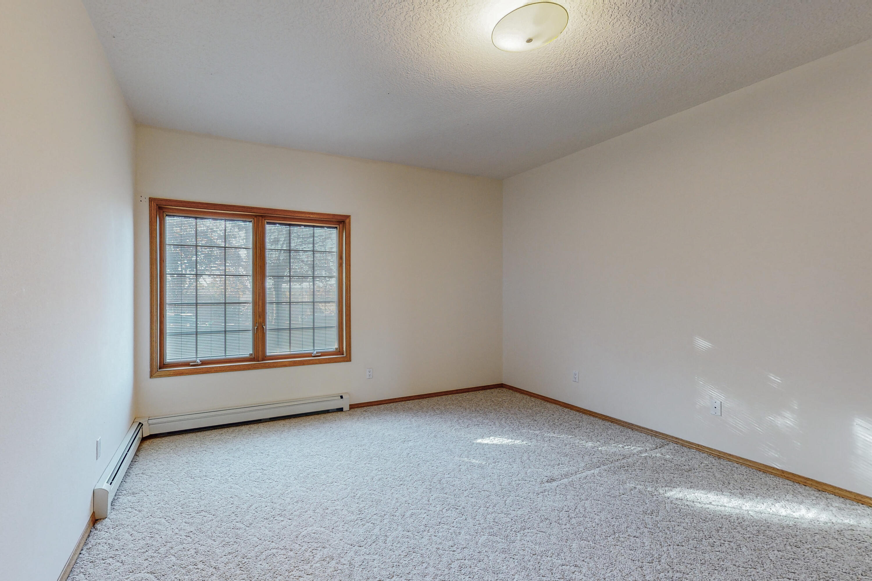 716 TYLER Road NE