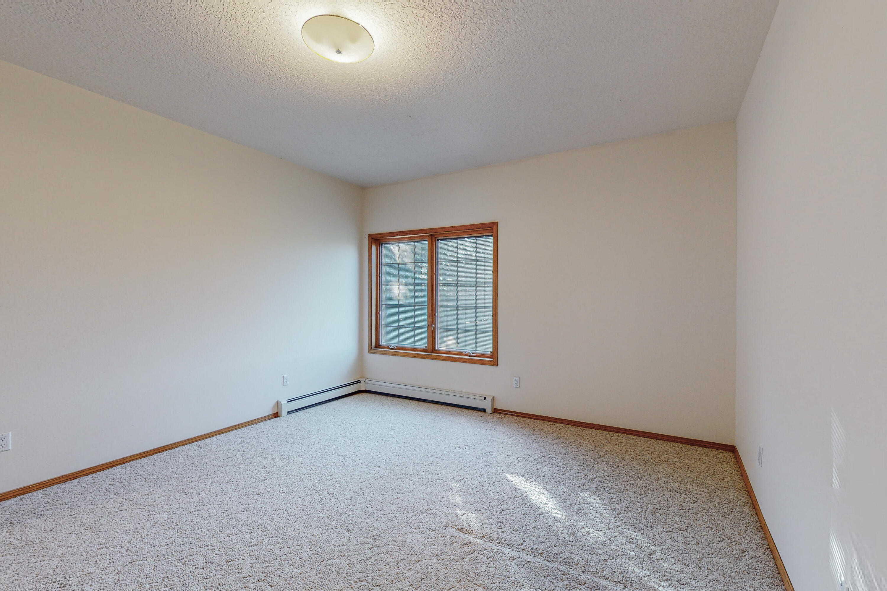 716 TYLER Road NE