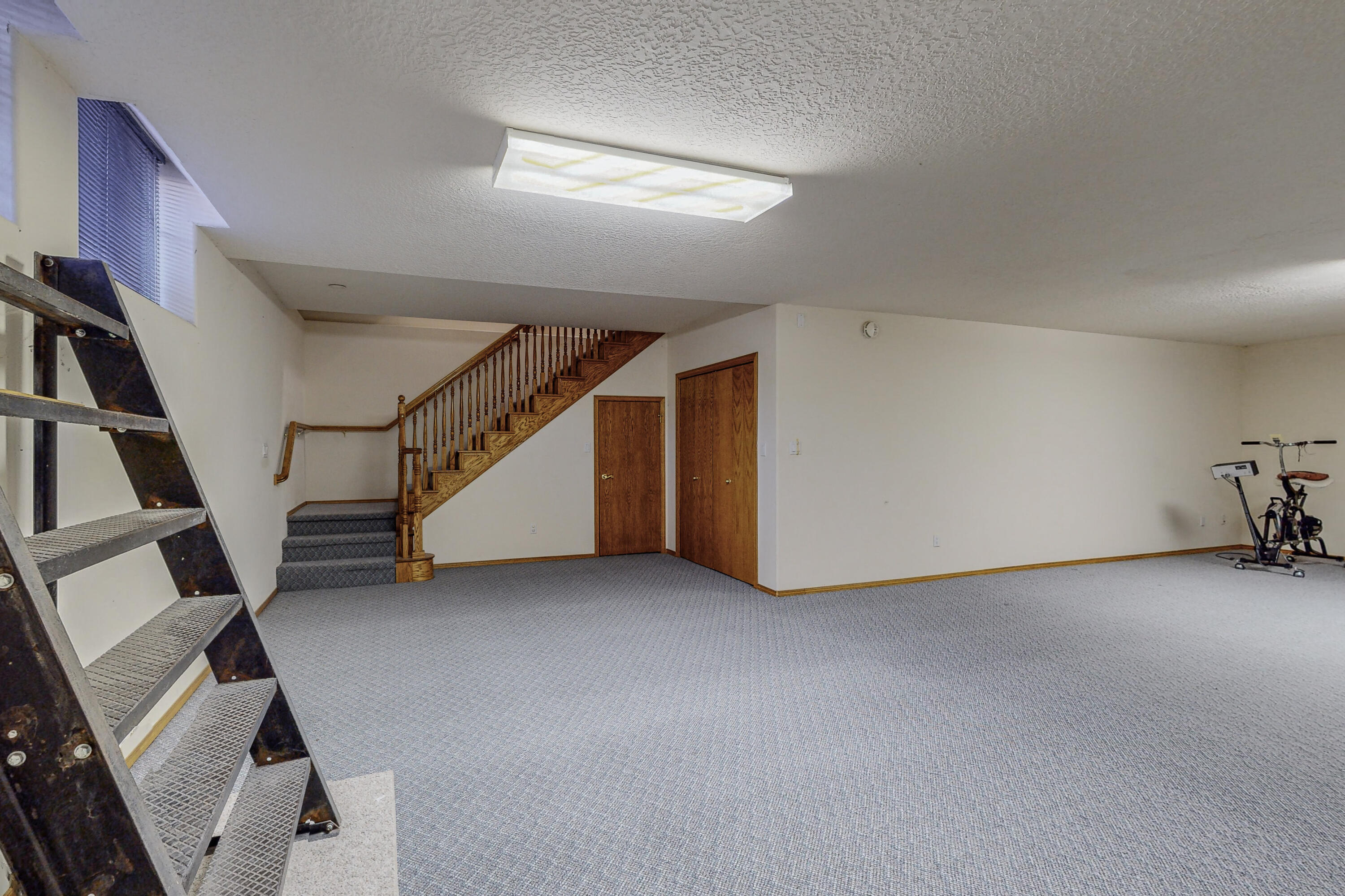 716 TYLER Road NE