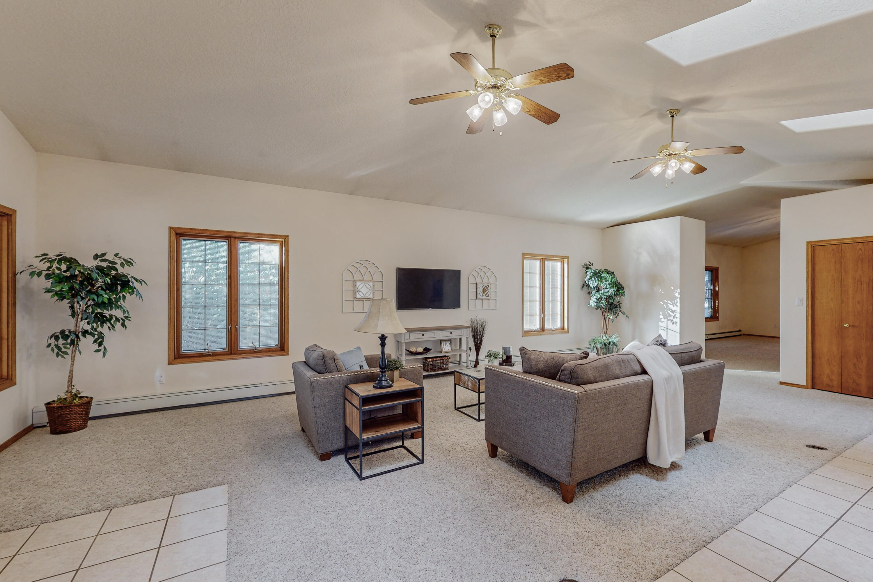 716 TYLER Road NE