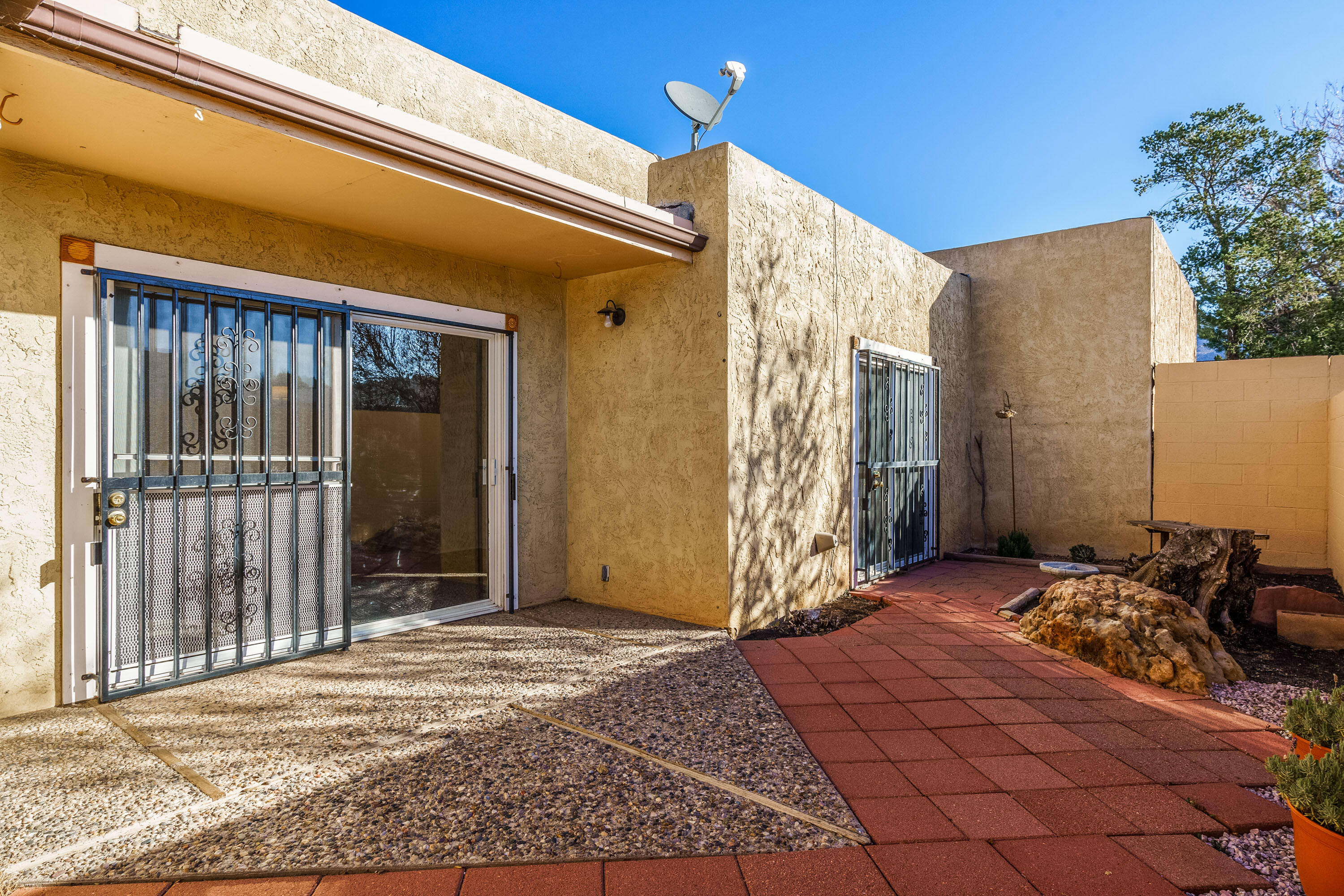 1 Casa Hermosa Drive NE