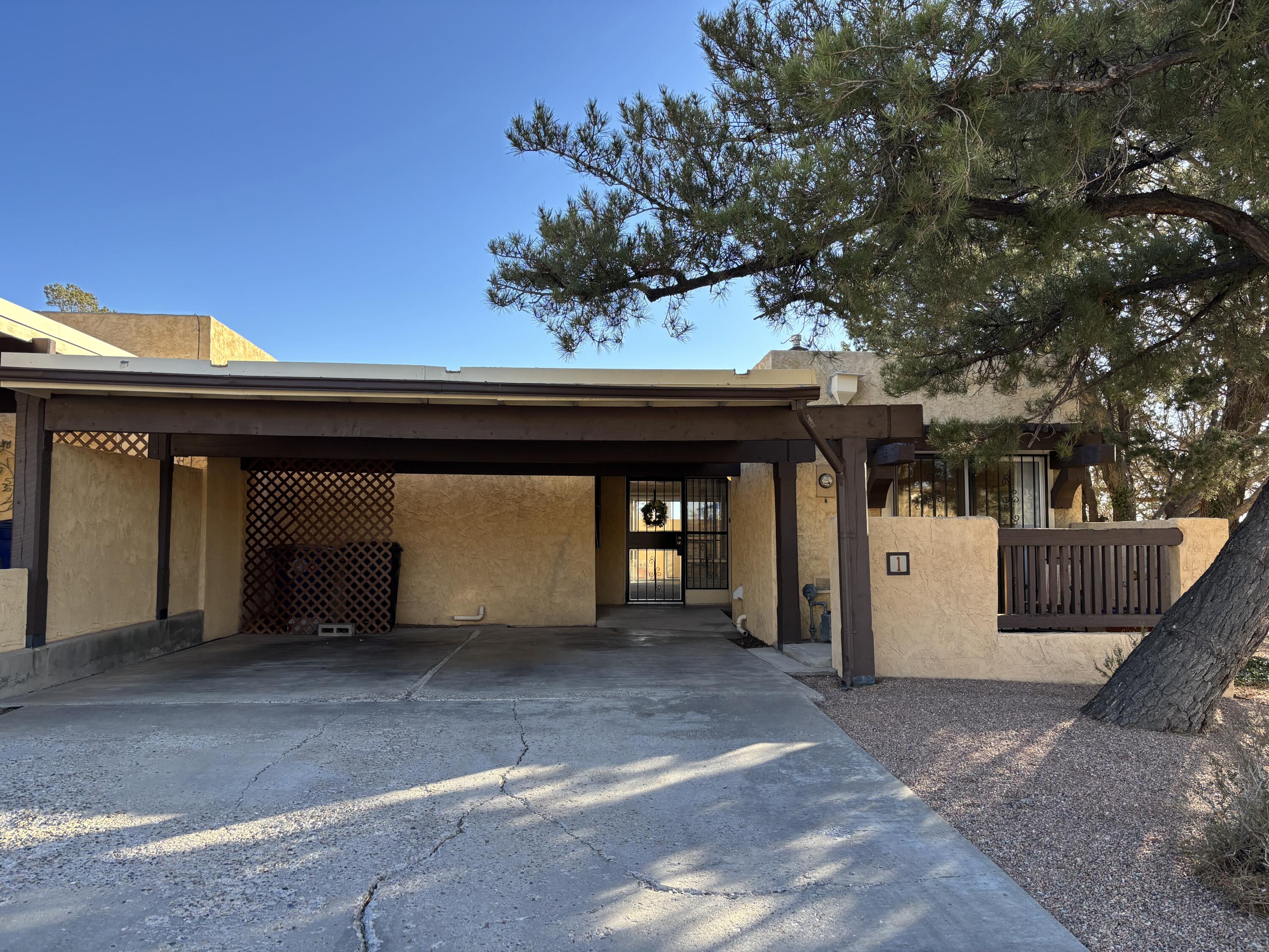 1 Casa Hermosa Drive NE