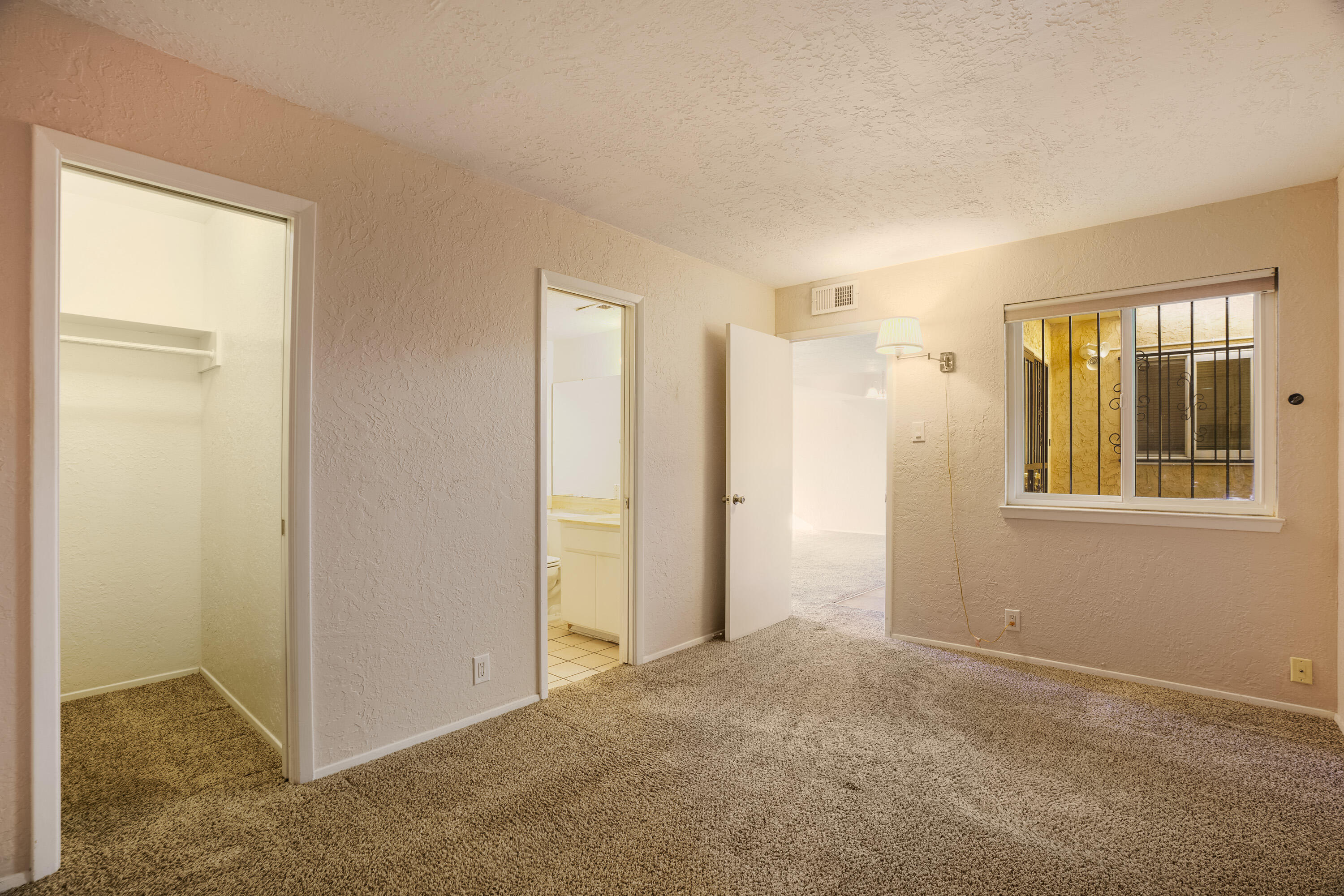 1 Casa Hermosa Drive NE
