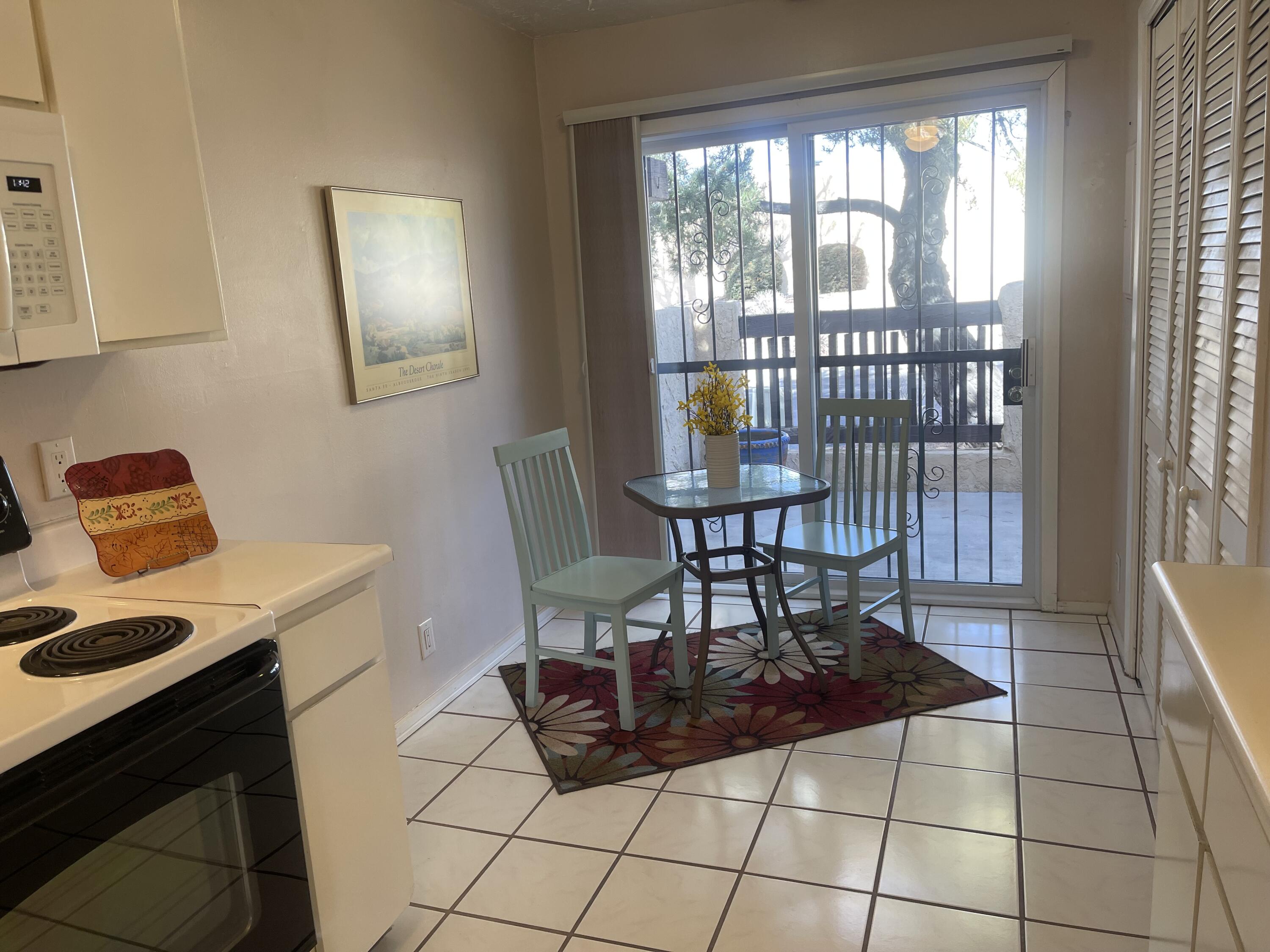 1 Casa Hermosa Drive NE