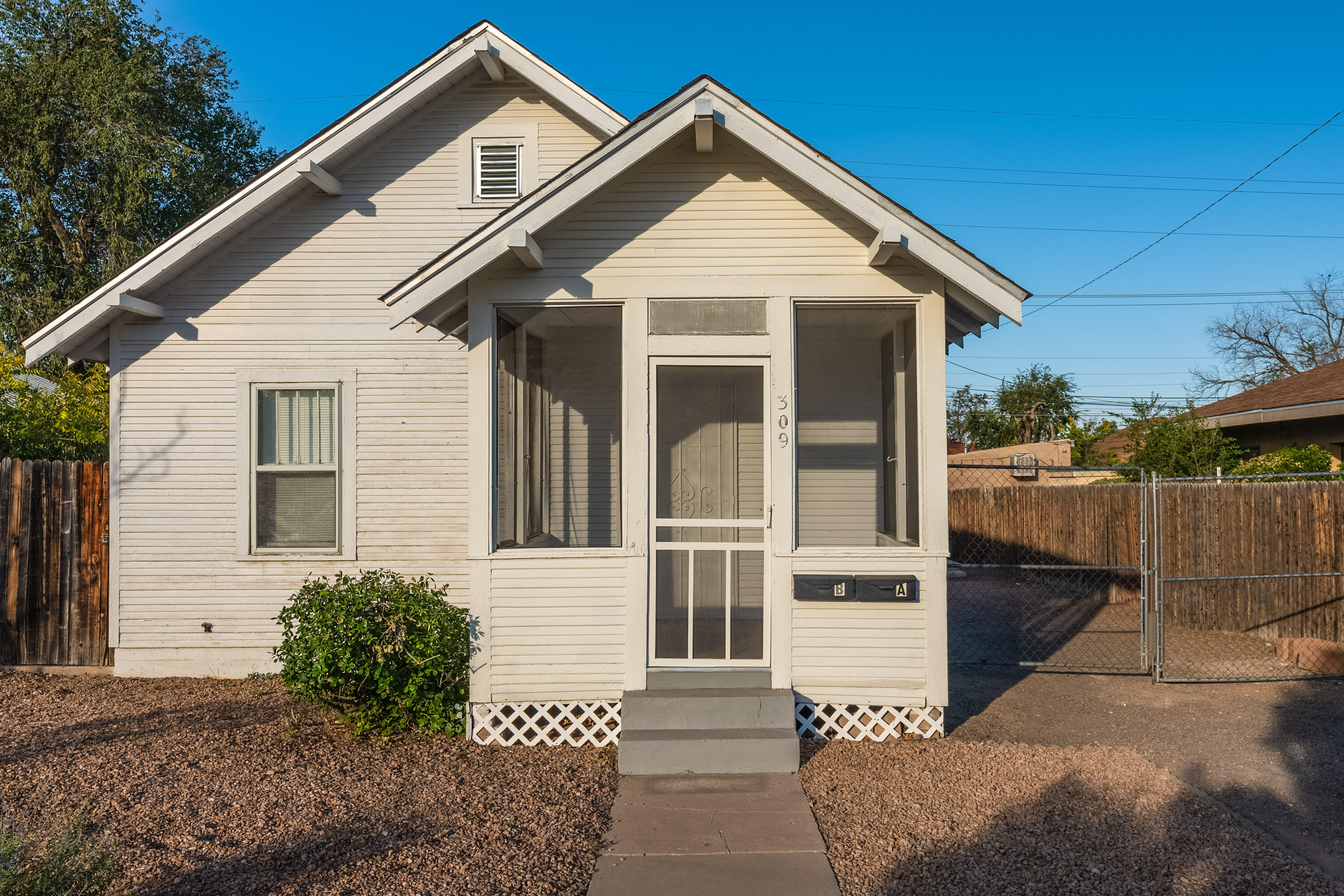 309 CORNELL Drive SE