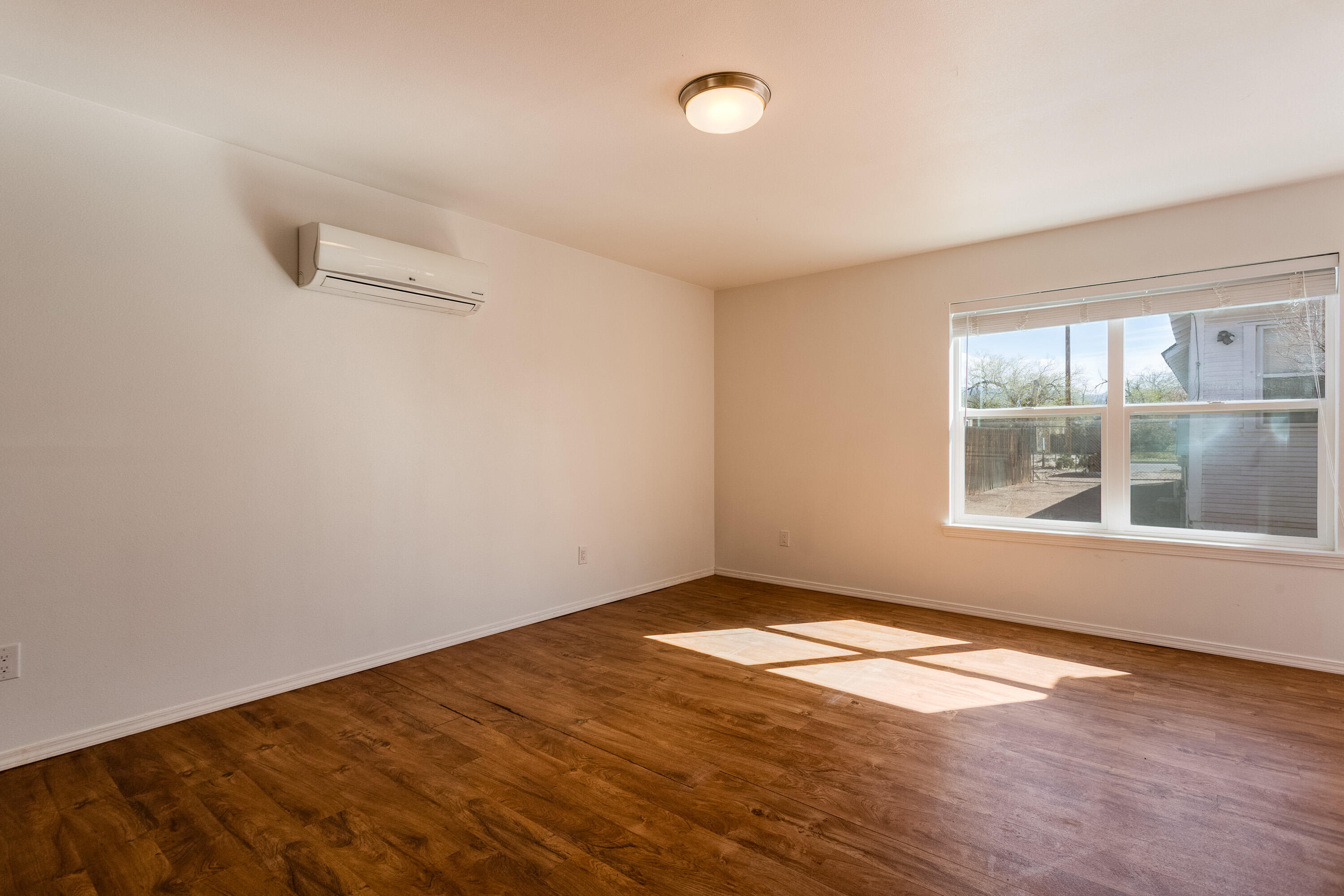 309 CORNELL Drive SE