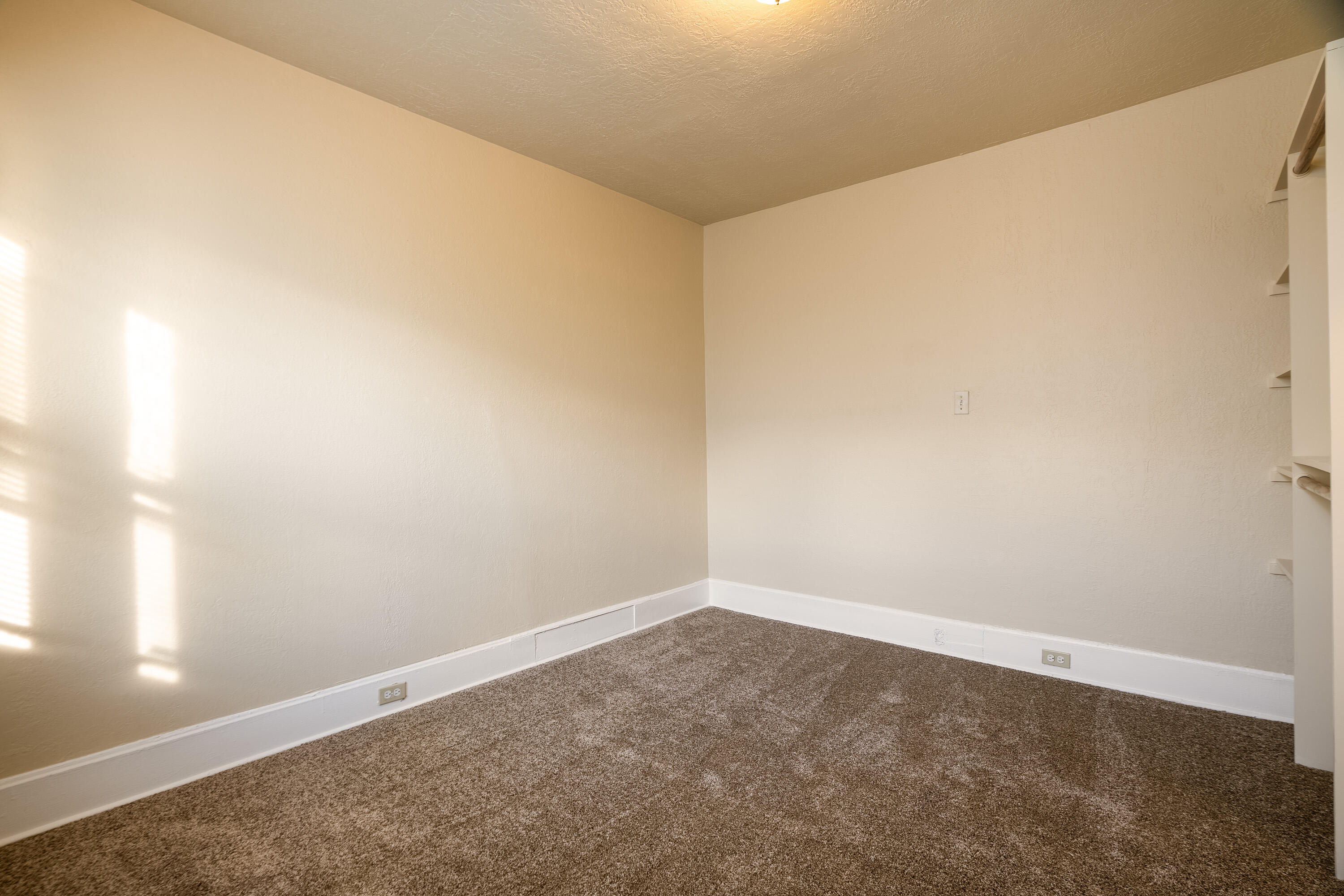 309 CORNELL Drive SE