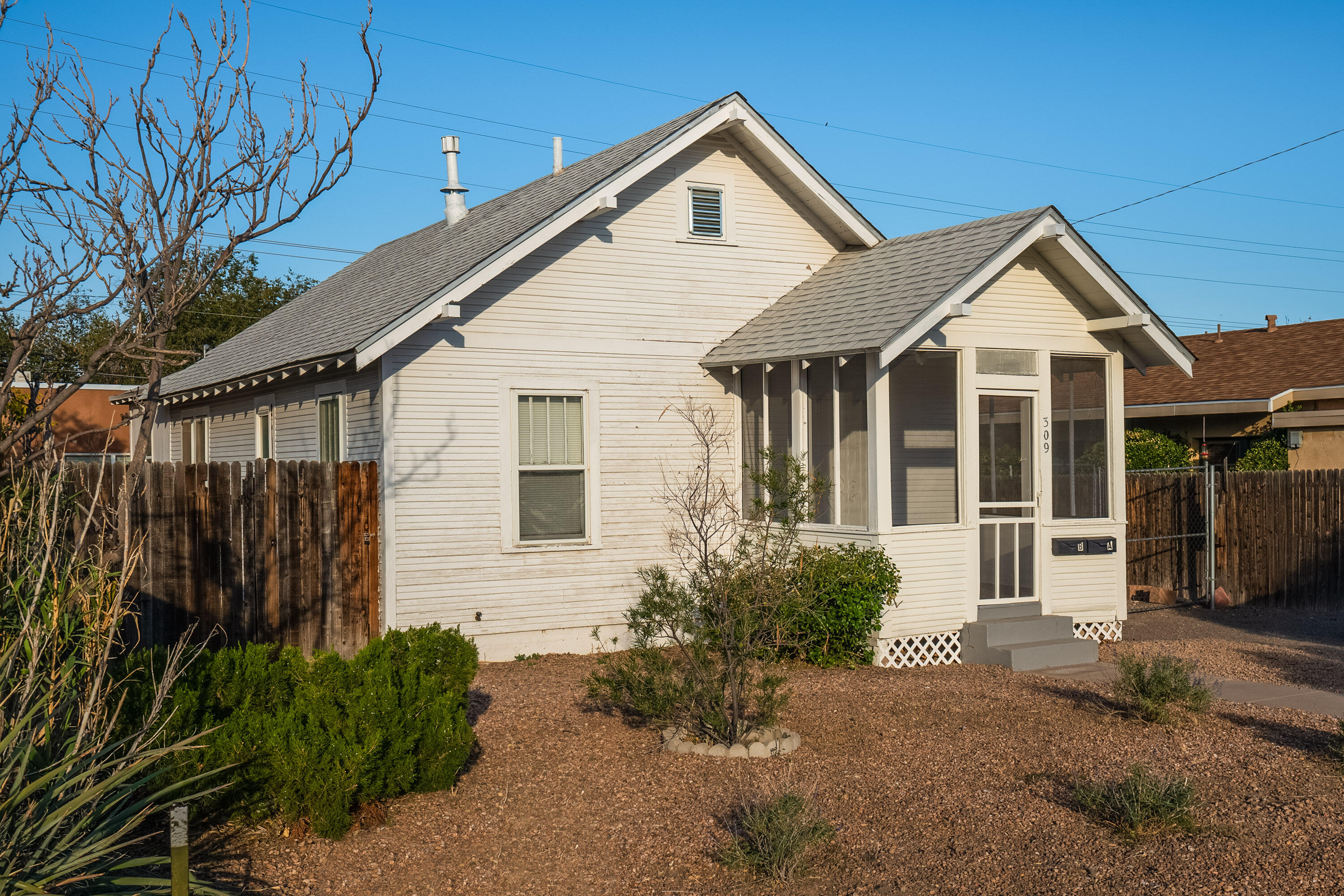 309 CORNELL Drive SE
