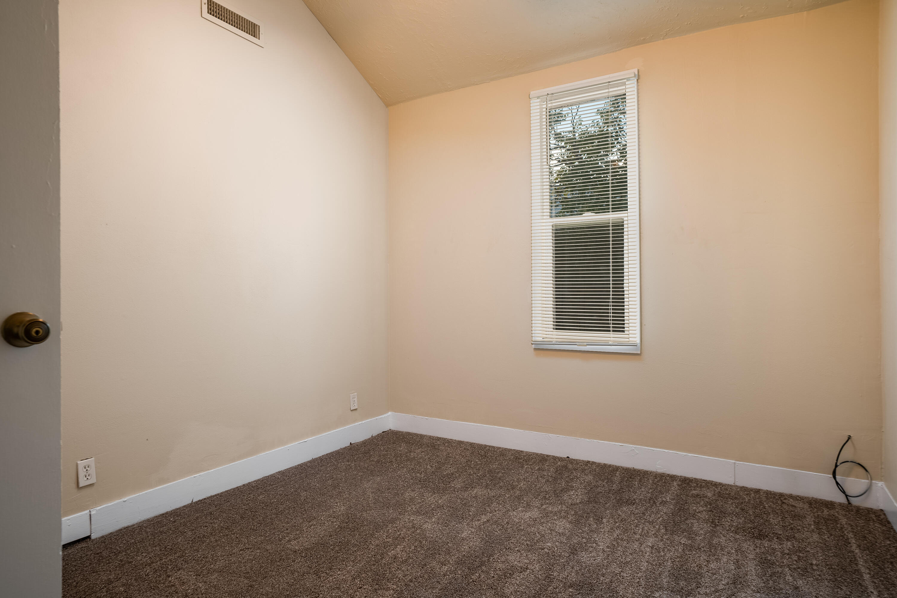 309 CORNELL Drive SE