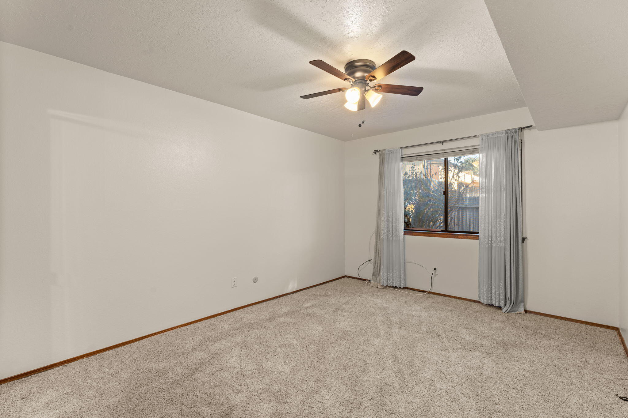 5124 PINATA Place