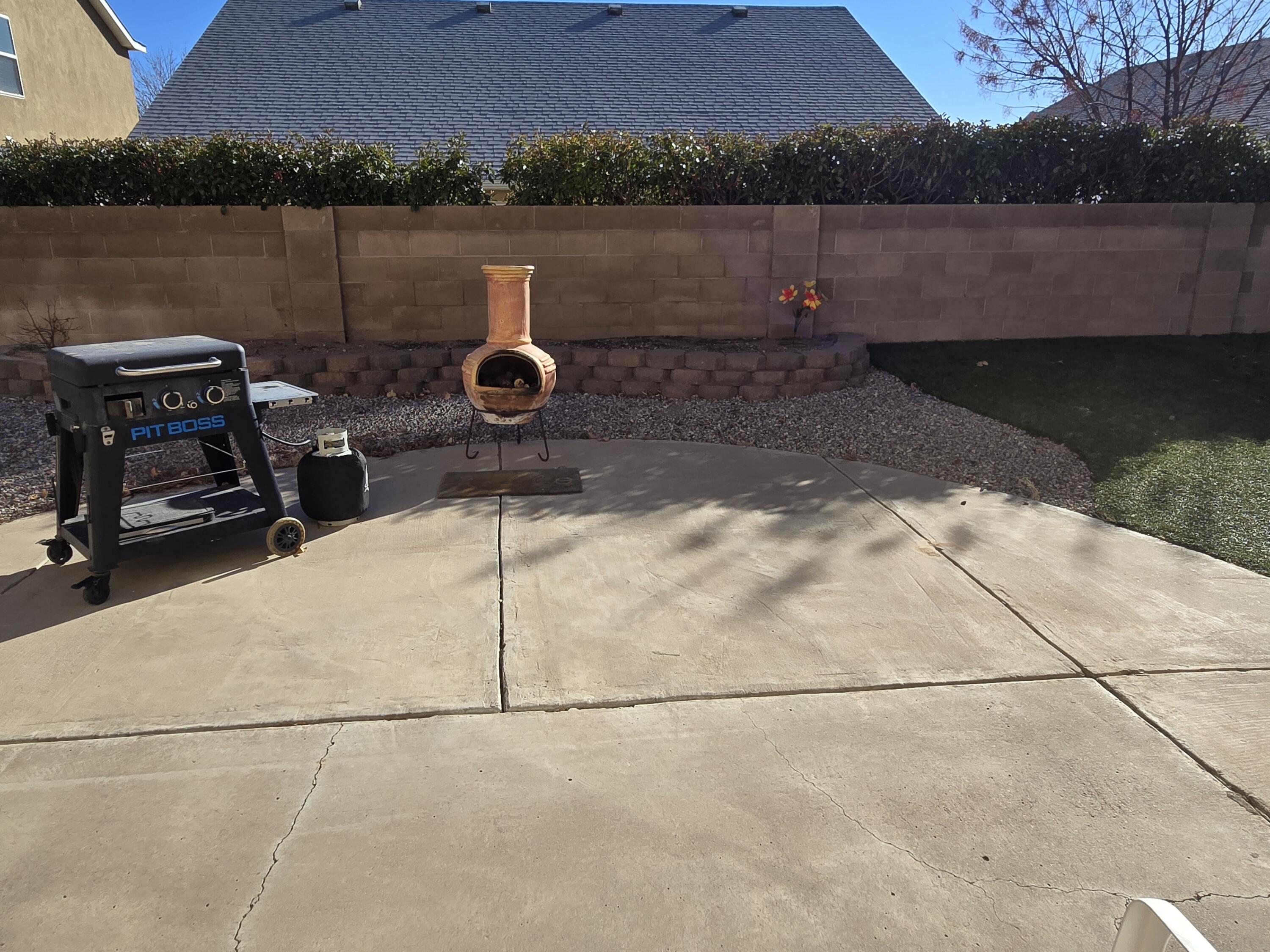 2122 N ENSENADA Circle SE
