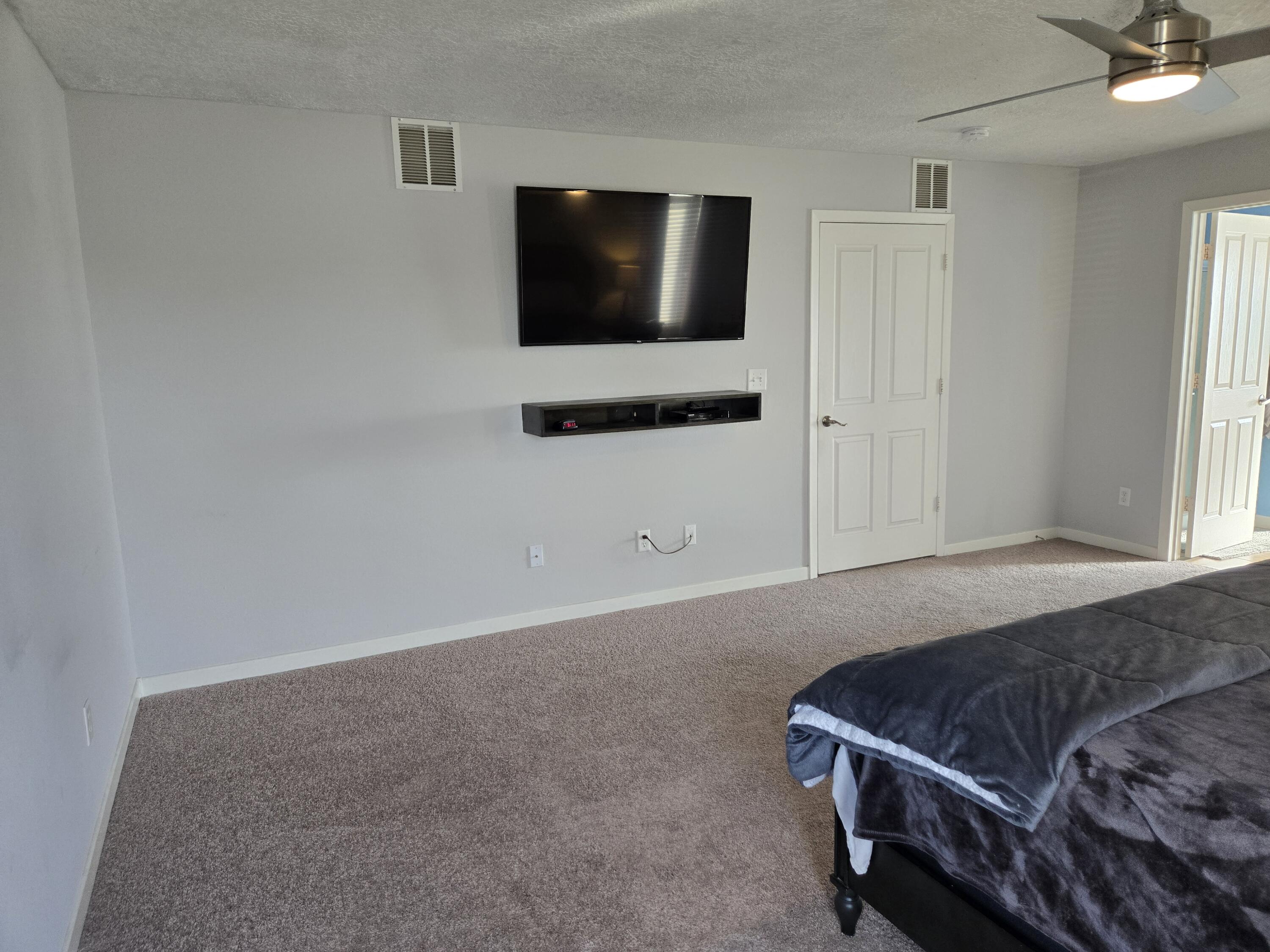 2122 N ENSENADA Circle SE