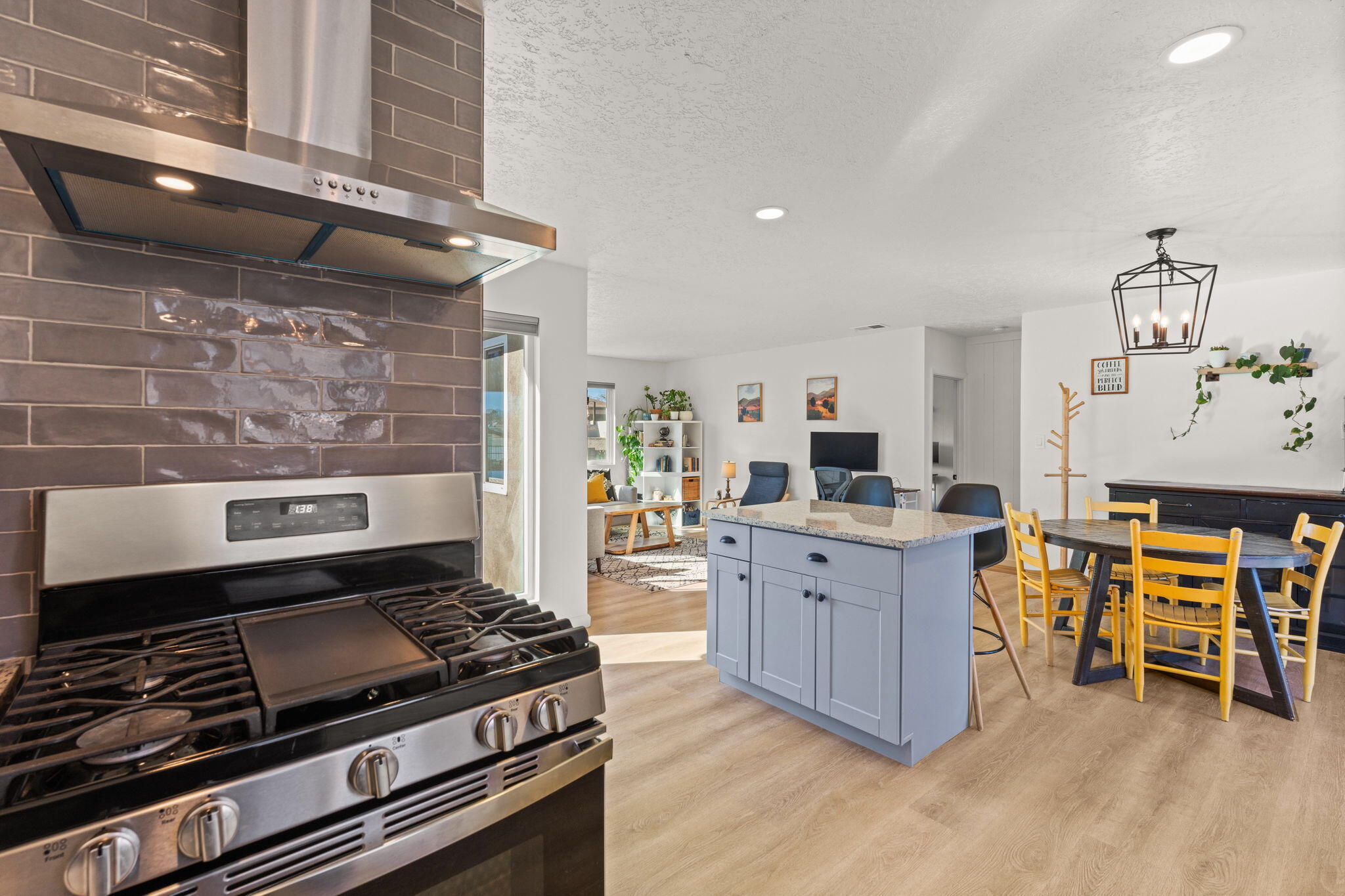1006 KATHY Road SE
