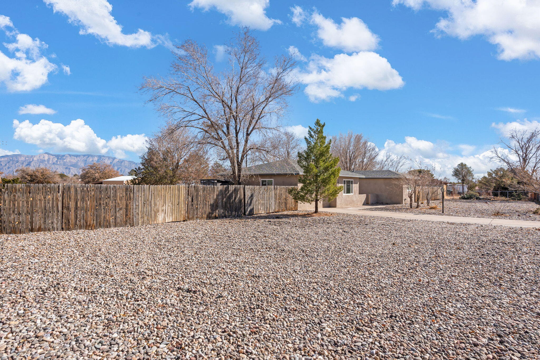 1006 KATHY Road SE