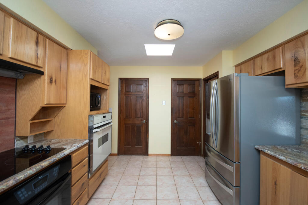 5501 LUNA DEL ORO Court NE